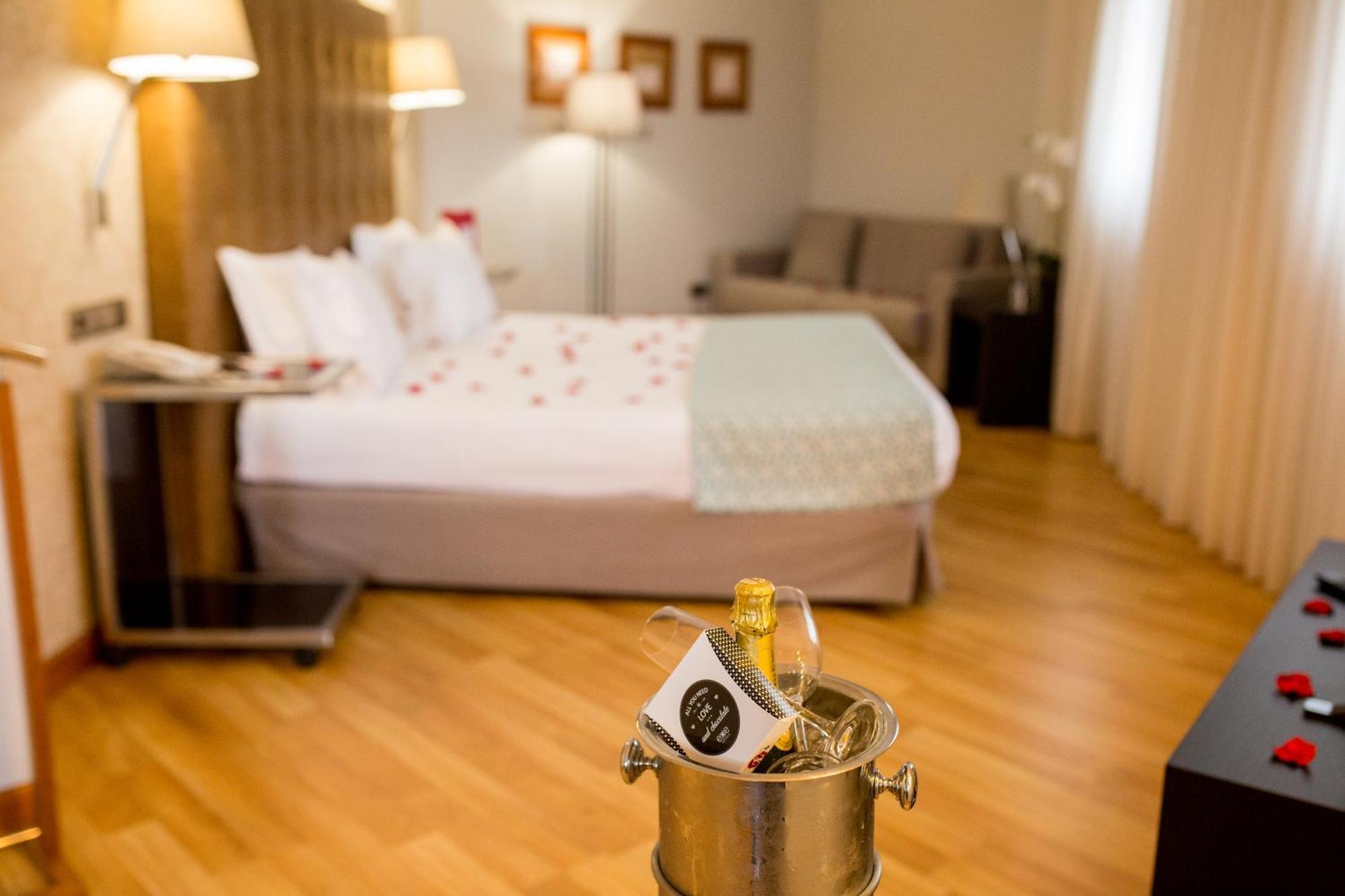 King Suite Spa Bath