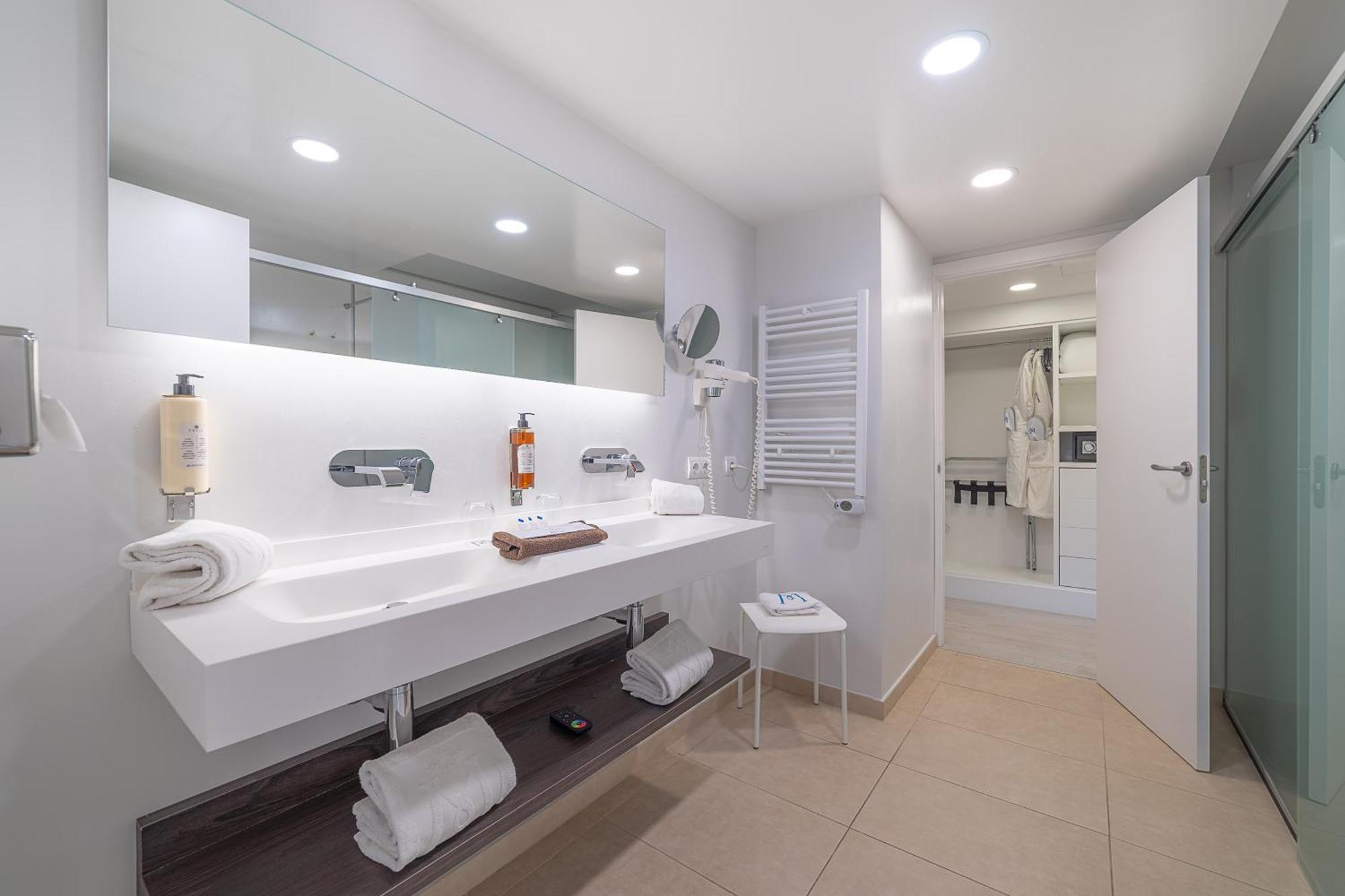 Deluxe Suite Mountain View Terrace