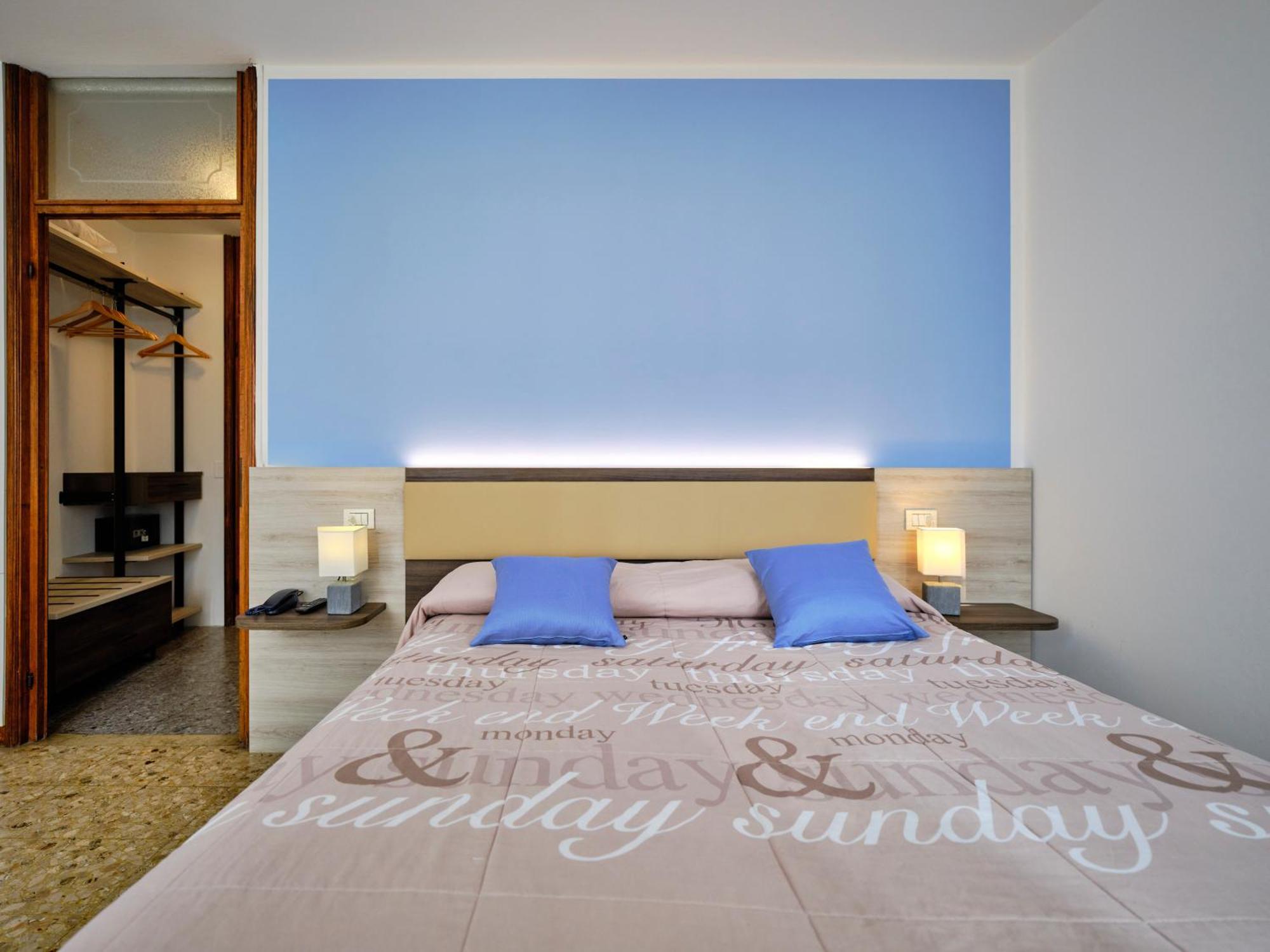 Double or Twin Room Lake View
