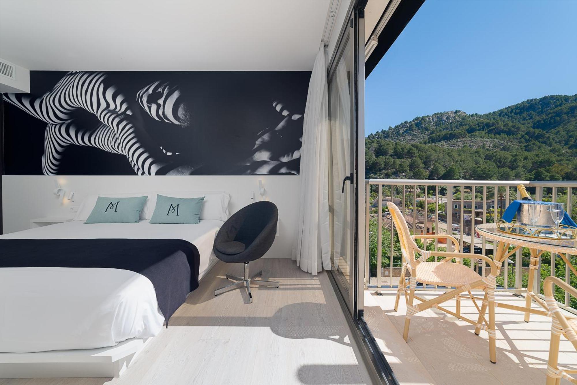 superior Double Room Pool View Terrace