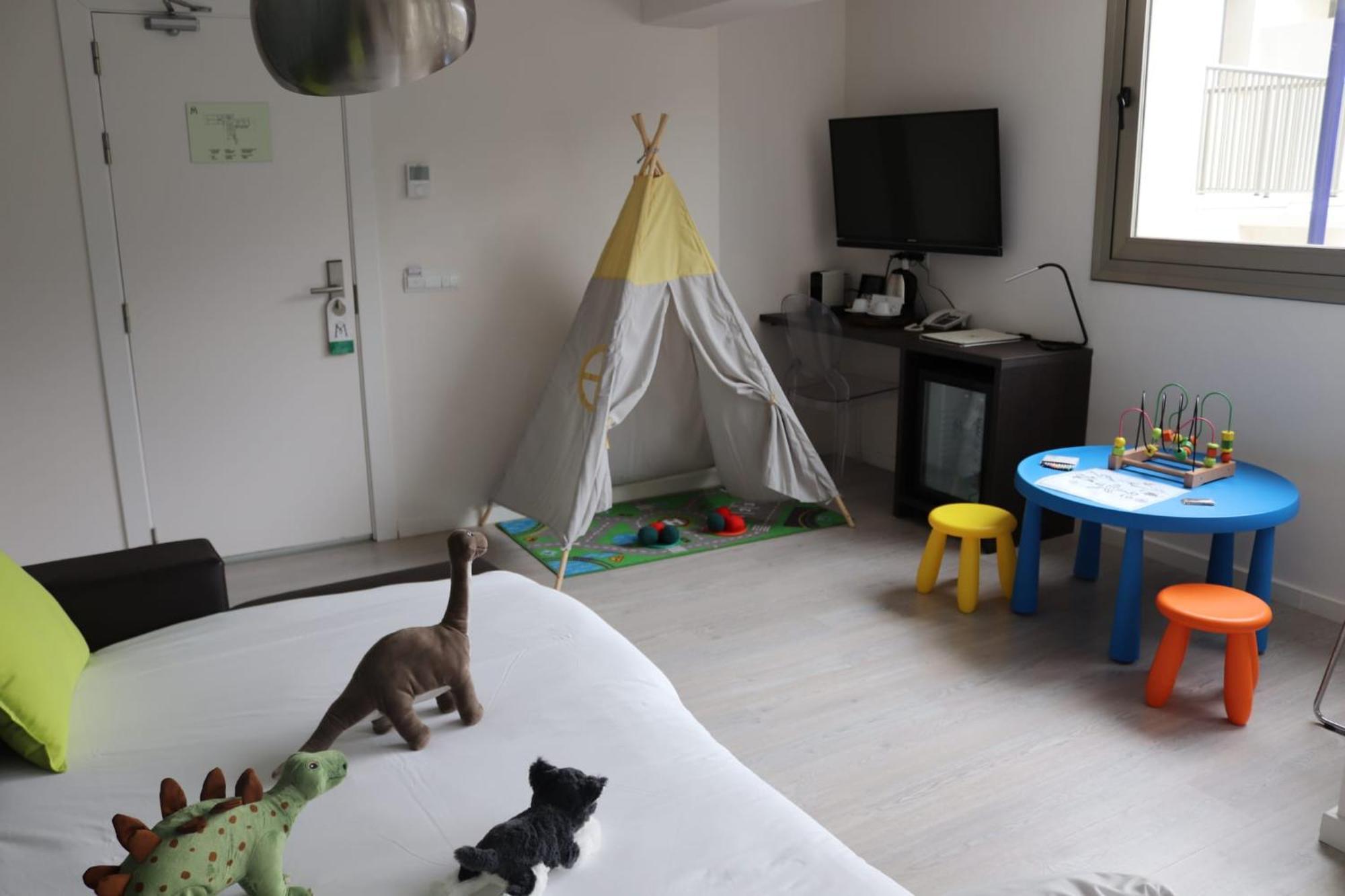 Deluxe Family Suite