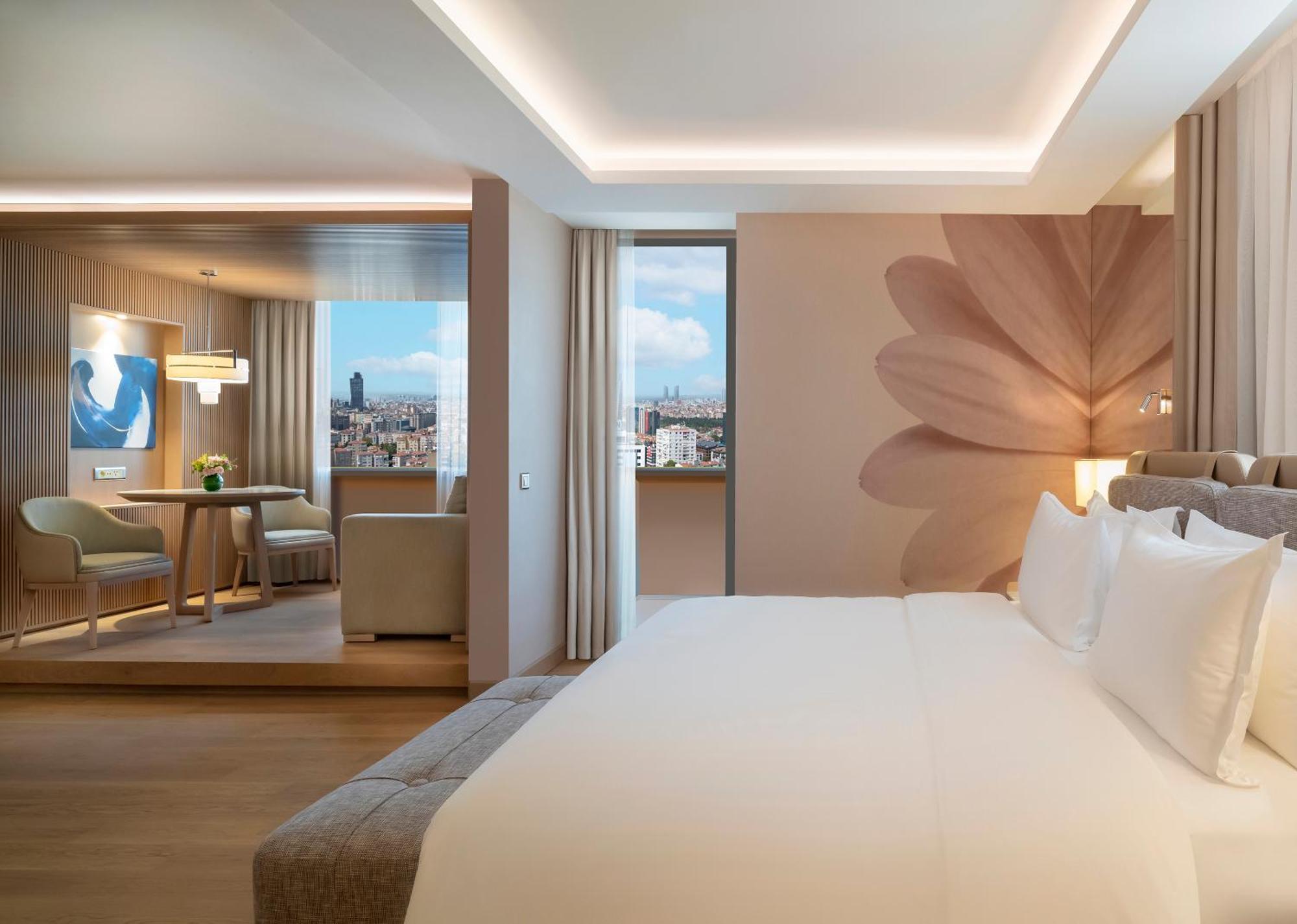 Junior Suite mit 1 Kingsize-Bett und Stadtblick