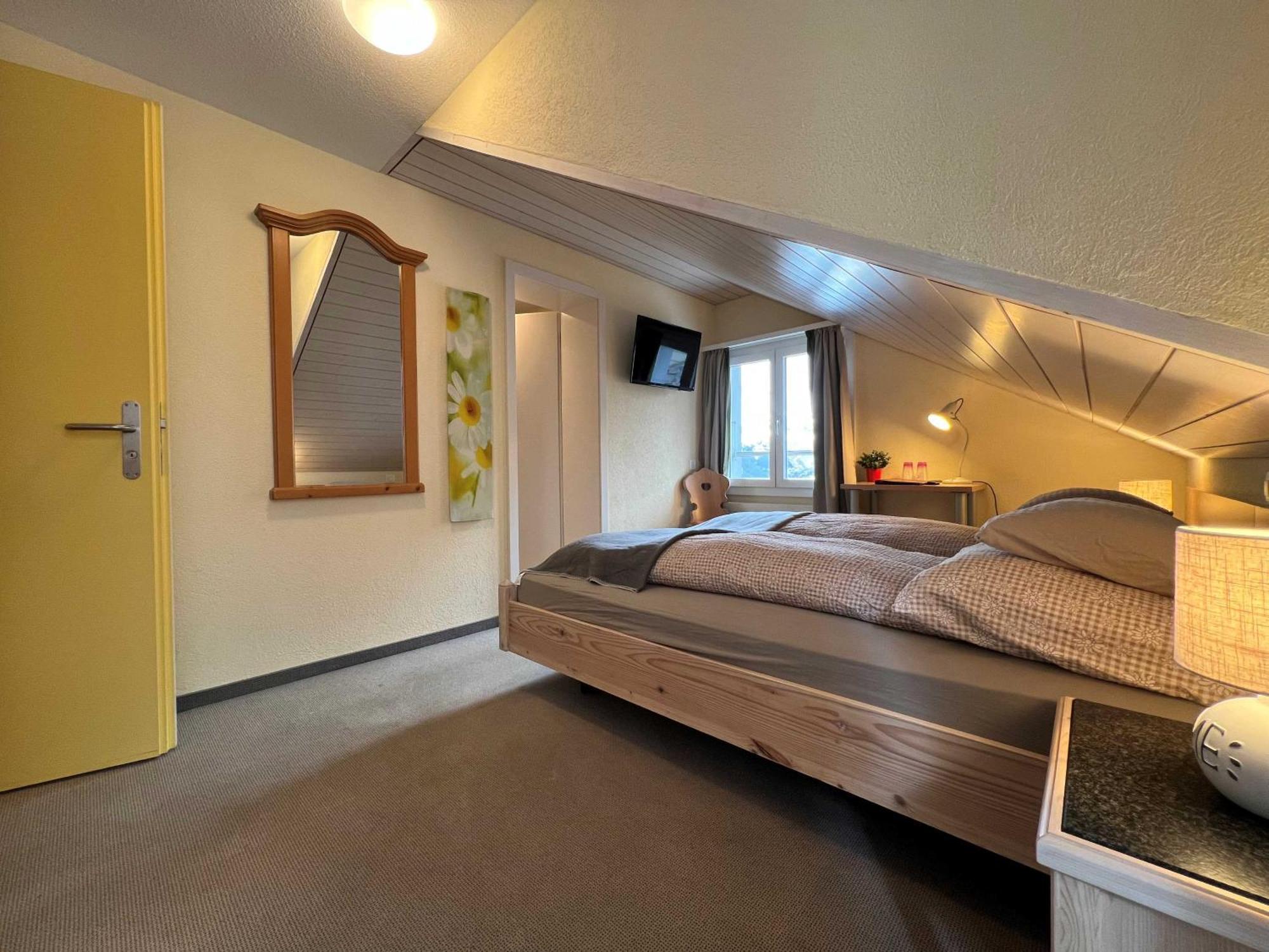 Kleines Doppelzimmer mit eigenem Bad