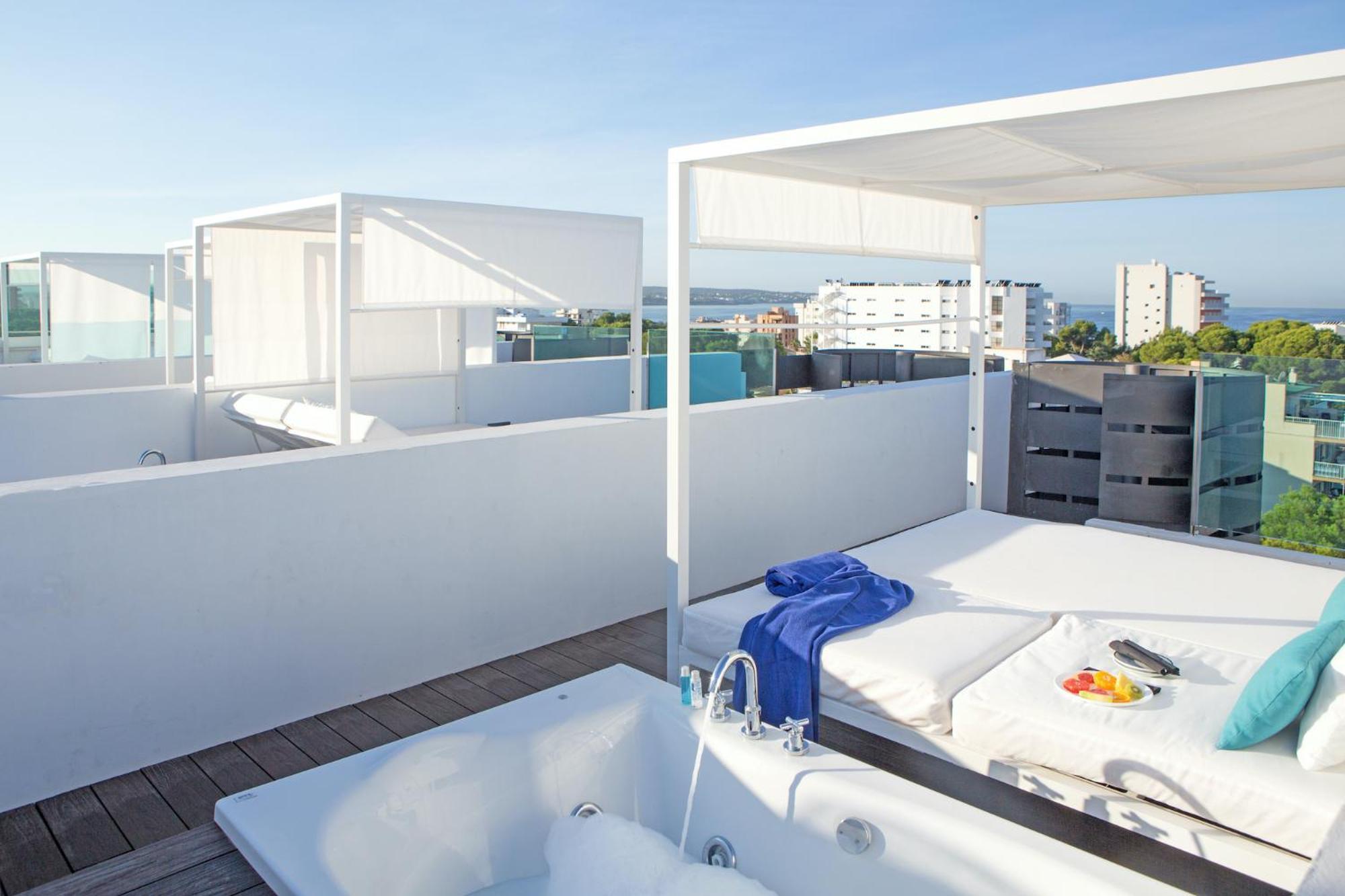 Rooftop Junior Suite Jacuzzi