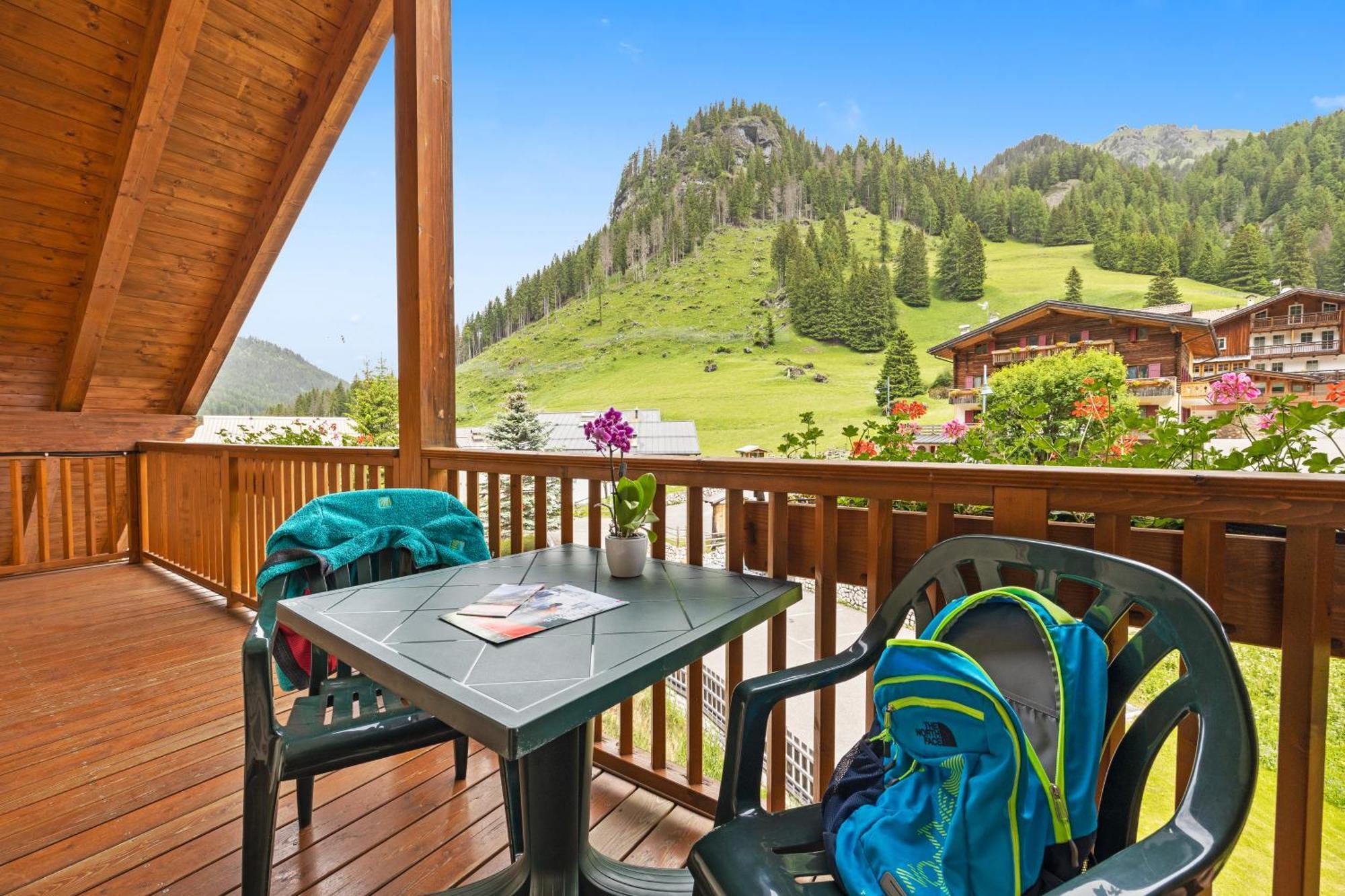 Studio (2 people),1597560373:JPEG