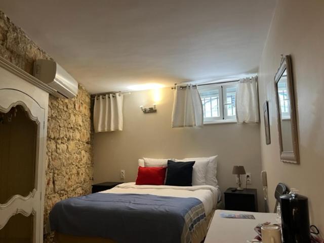 Economy small Double Room Semi Basement,1598395205:JPEG