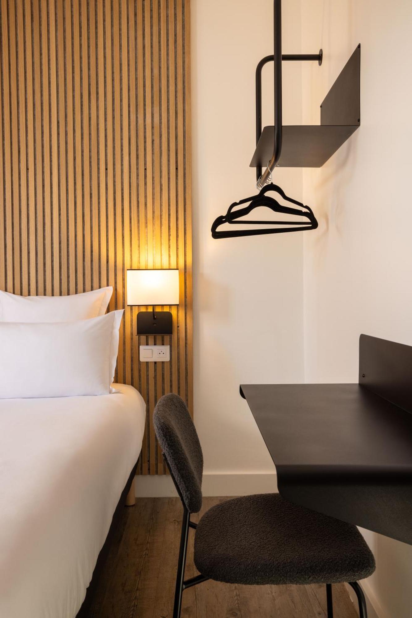 Quarto com 2 Camas de Solteiro