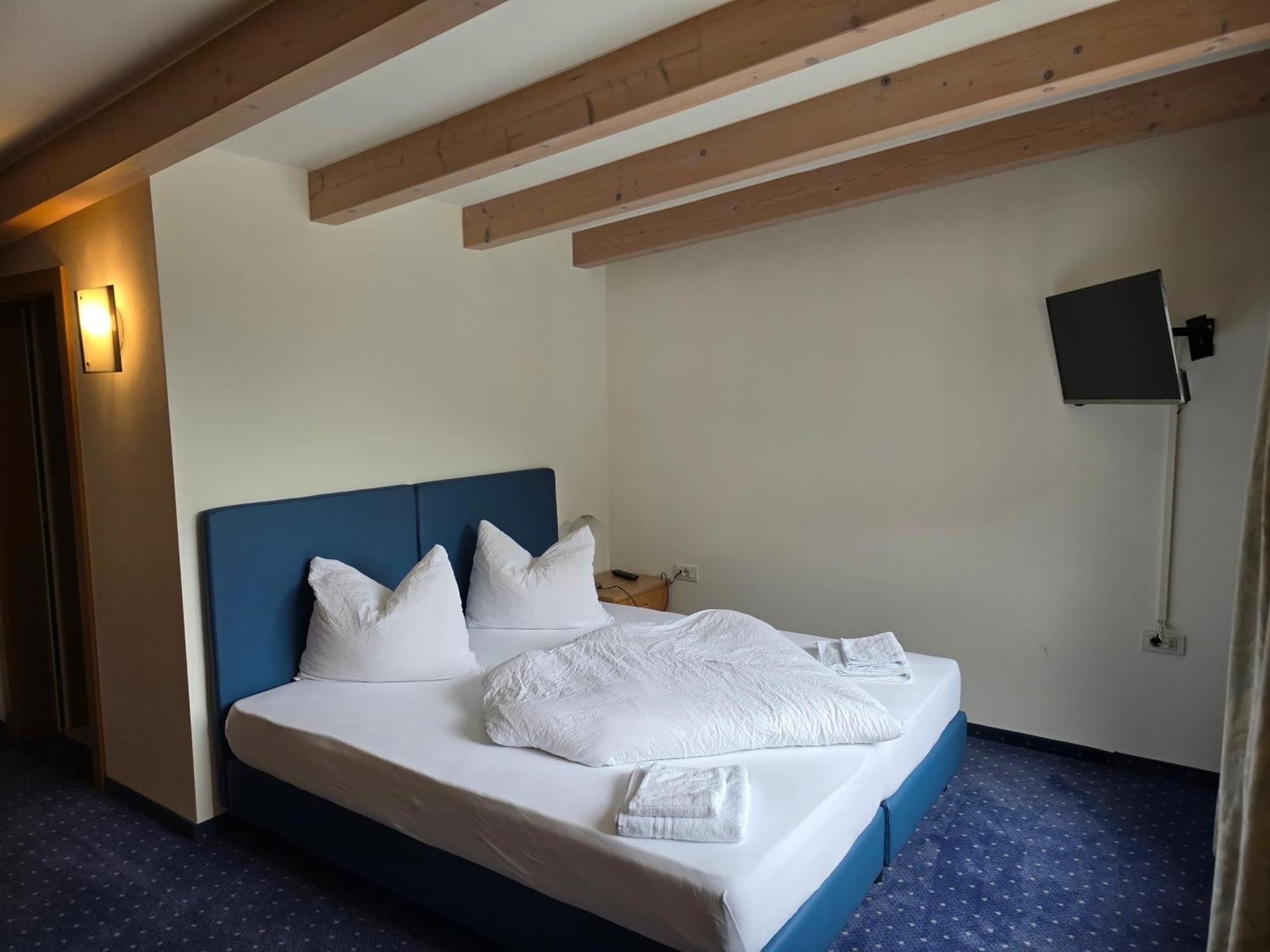 Double Room Mountain View