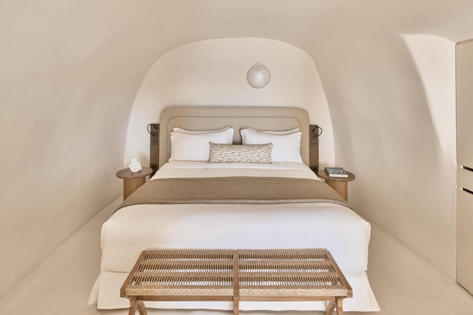 Aura Suite 1 Bedroom Suite 1 King Caldera view