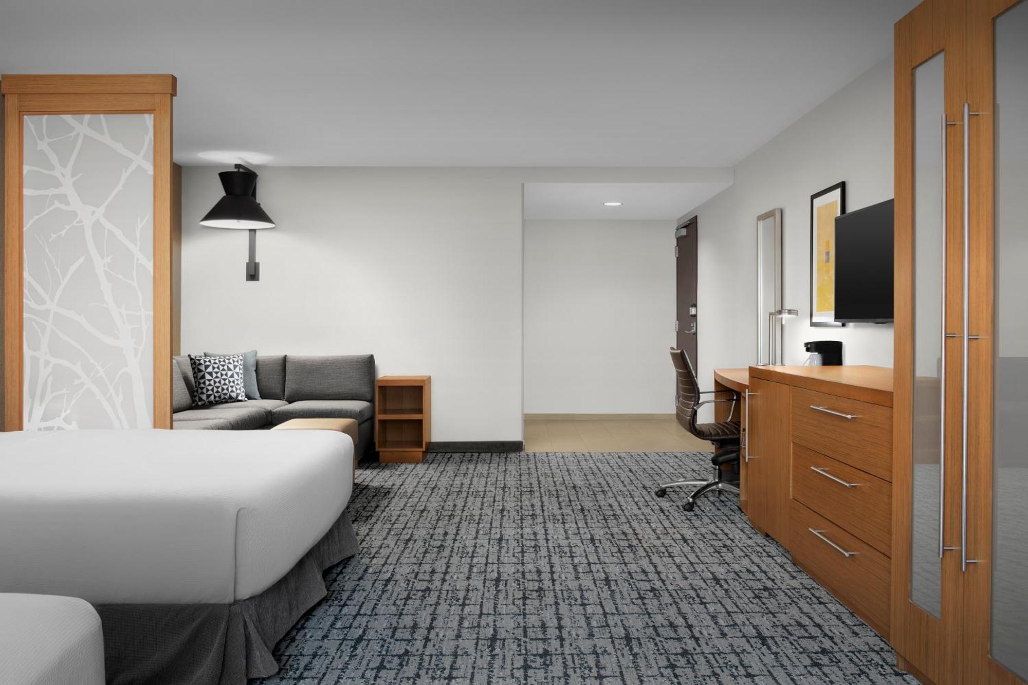 Queen Room Two Queen Beds Sofa Bed High Floor