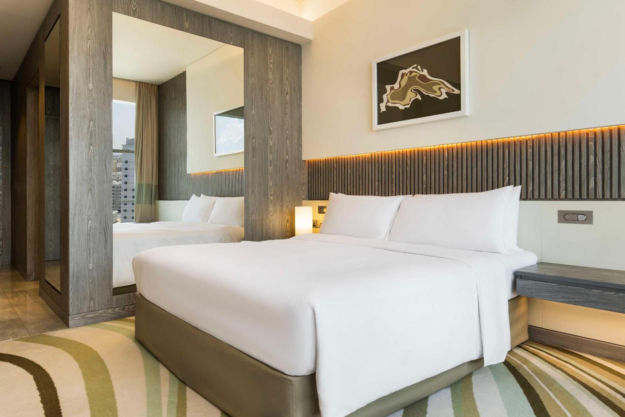 King Room Sea View & Skyline View