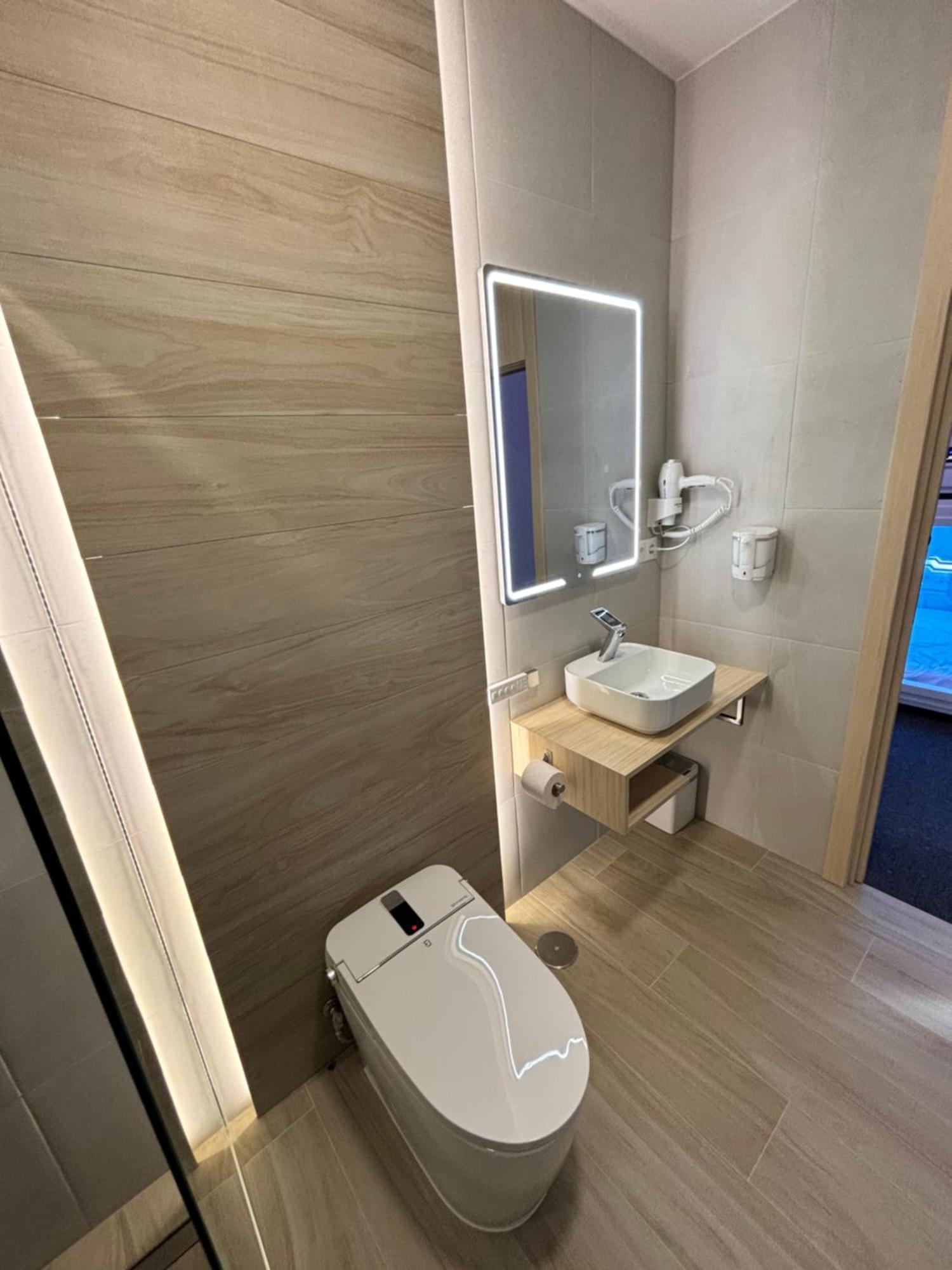 Capsule Deluxe Double Room