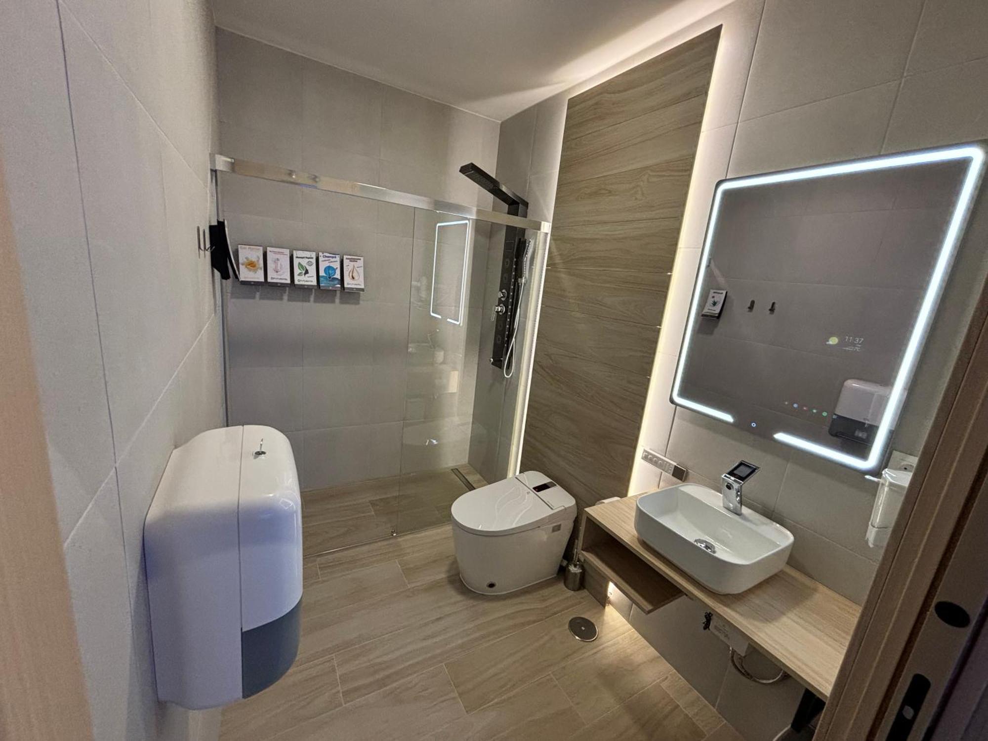 Capsule Deluxe Double Room