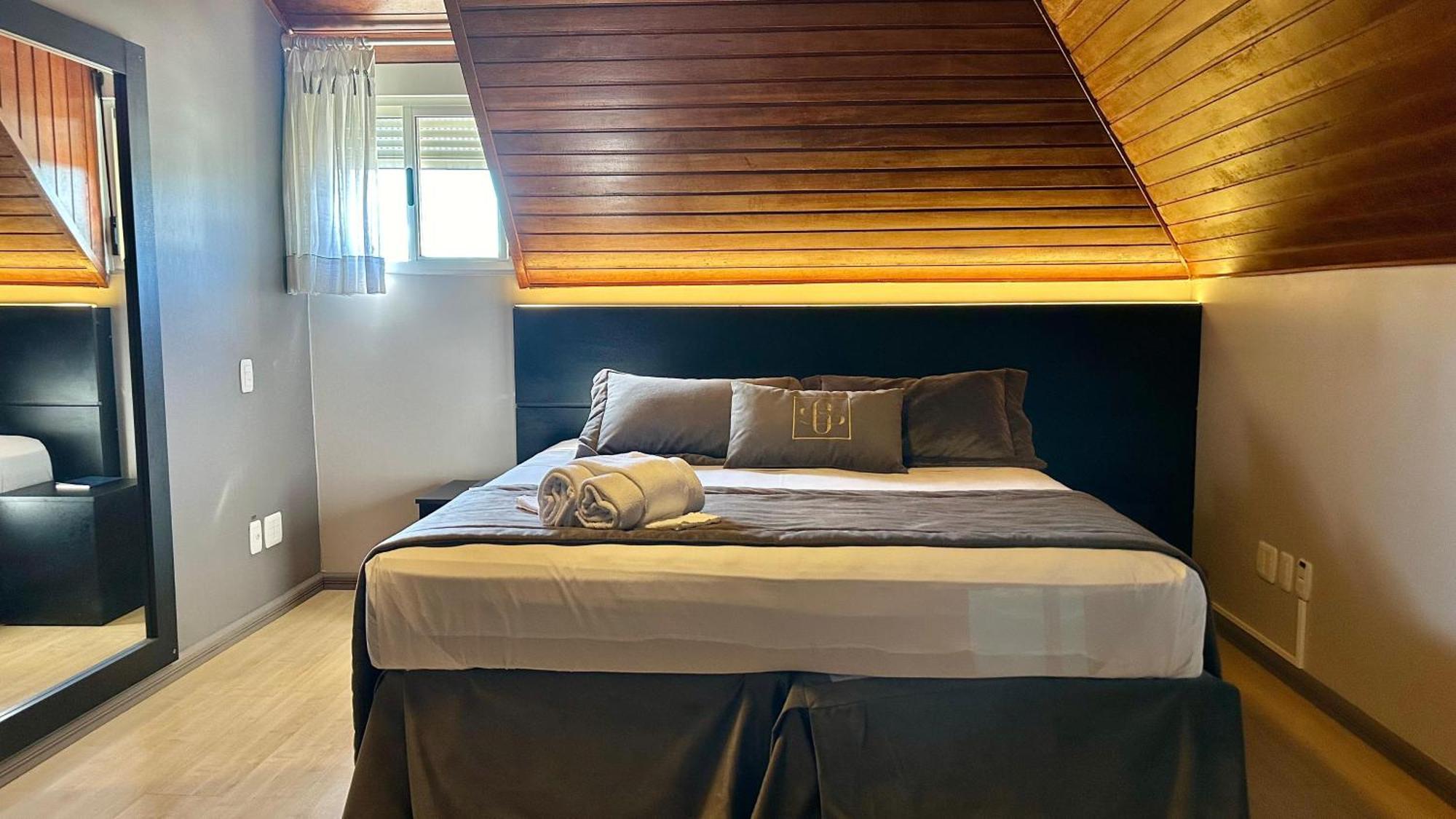 Two-Bedroom Suite,1622875918:JPEG