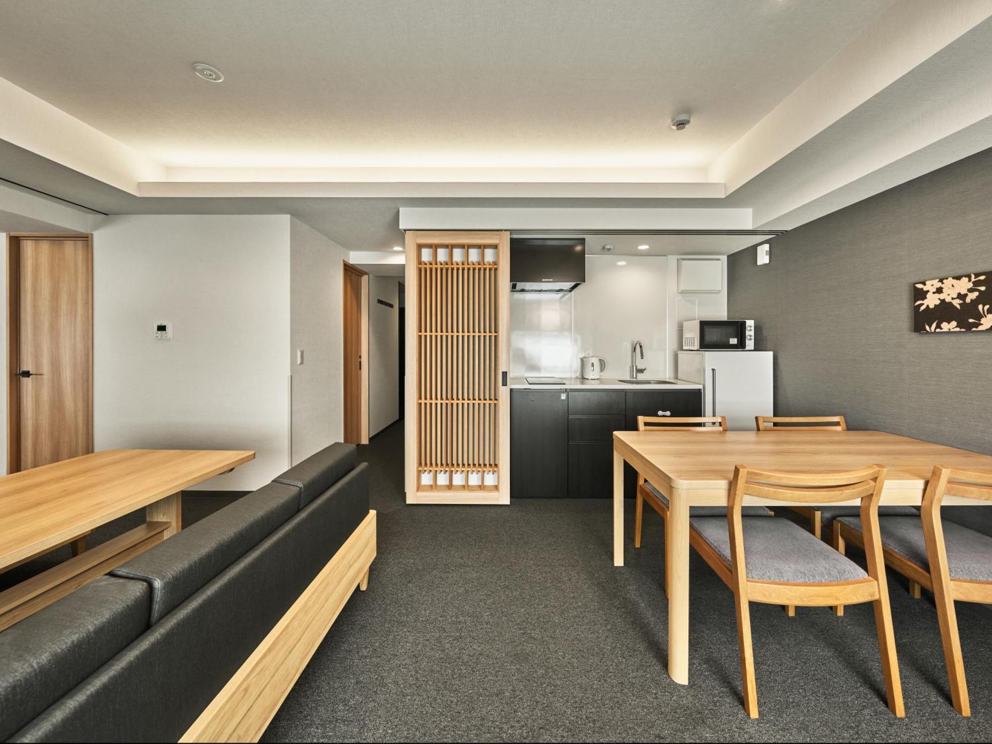 One Bedroom Apartment 4 Single-Beds
