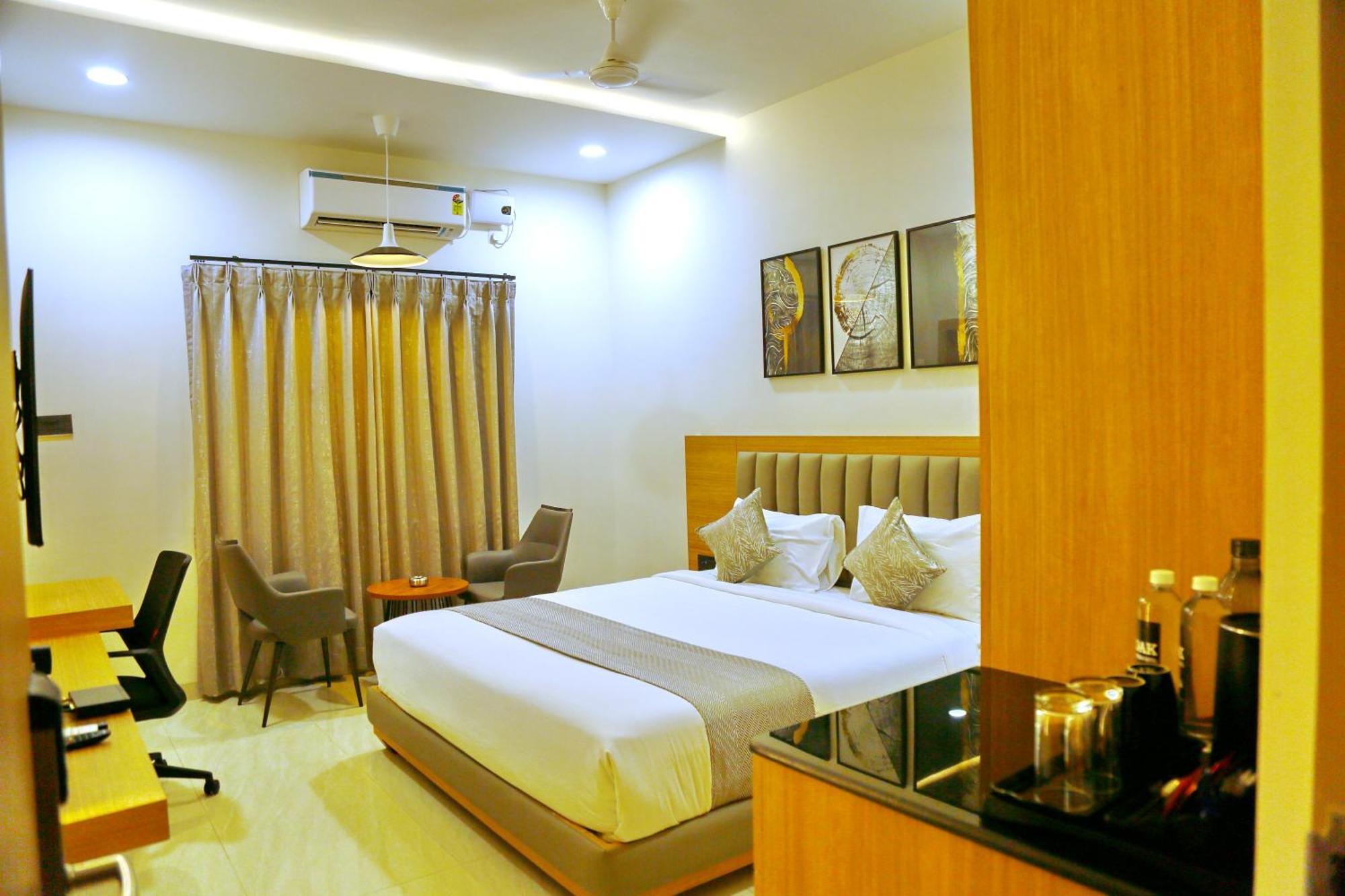 Standard Queen Room
