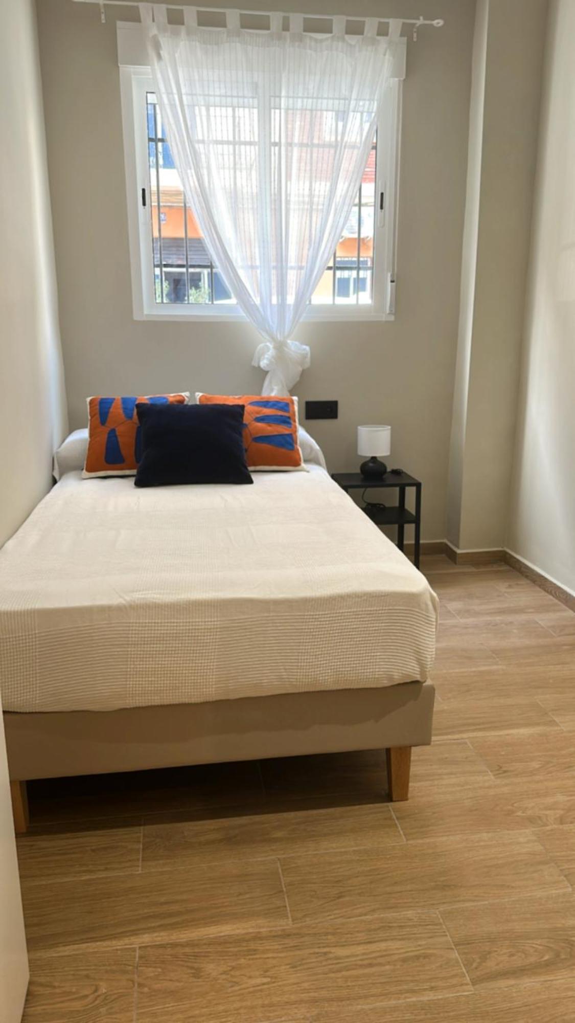 Single Room Private External Bathroom