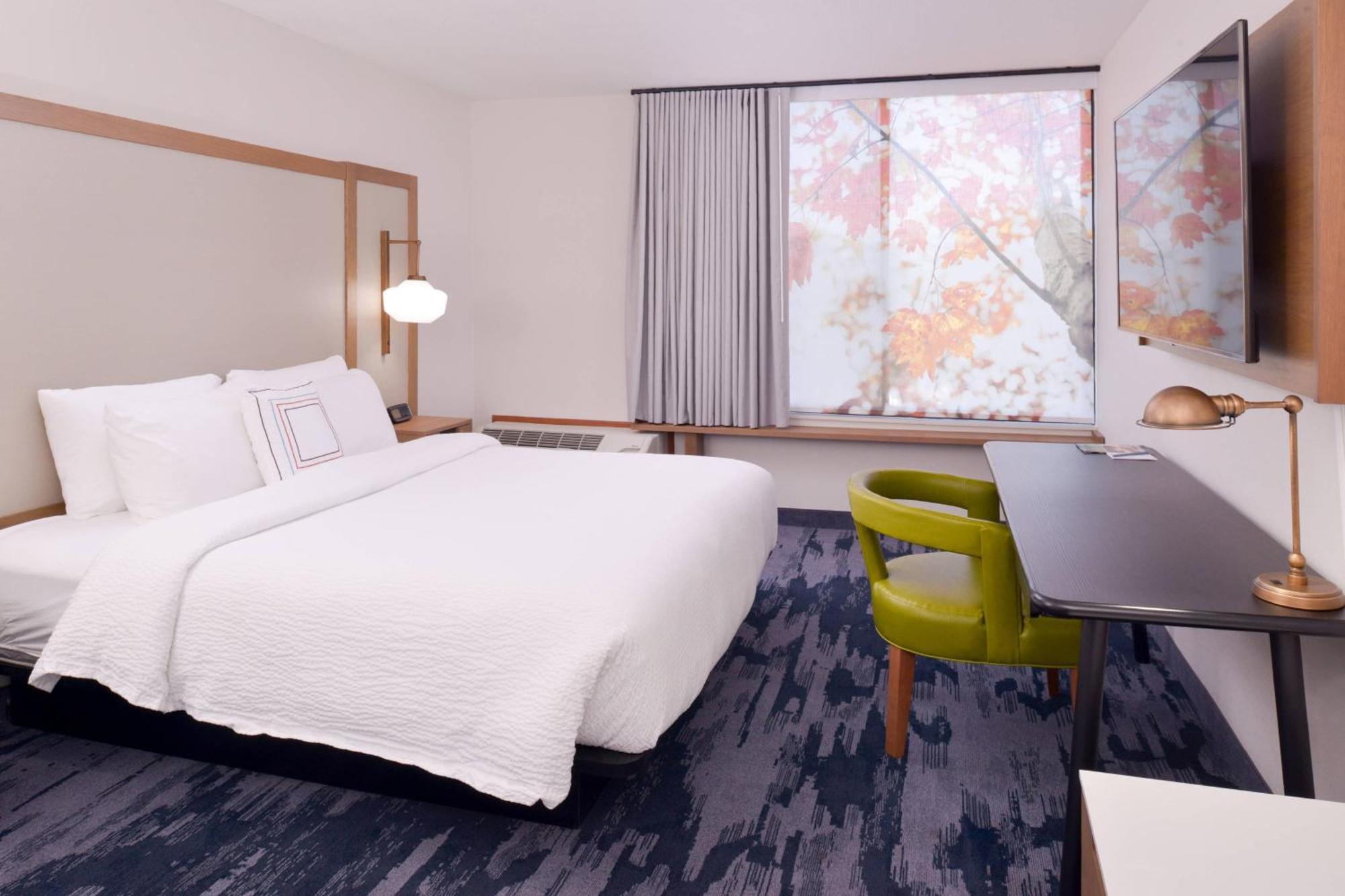 King Room with Adapted Tub - Mobility and Hearing Accessible,1632211118:JPEG