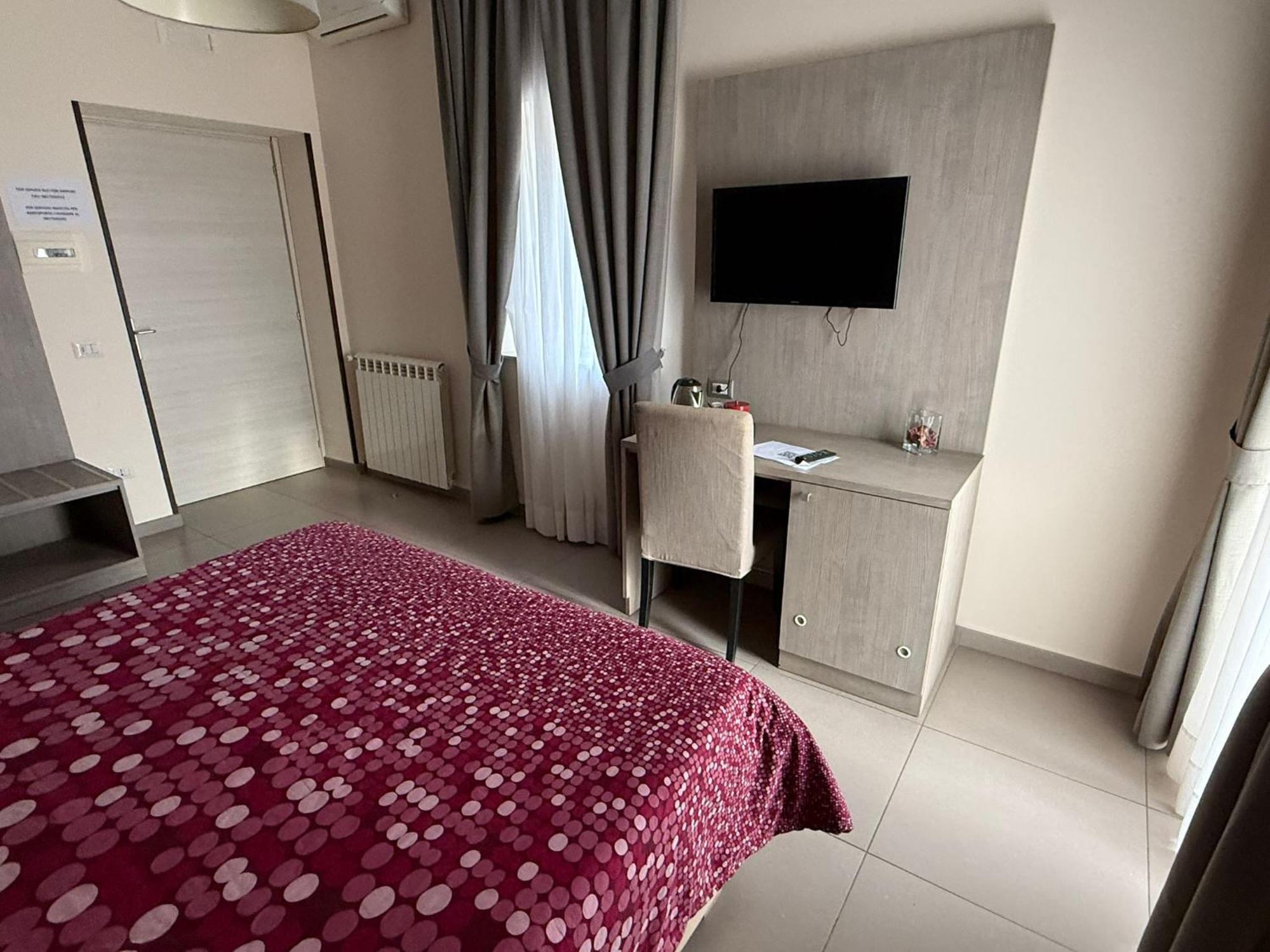 Large Double or Twin Room,1638504212:JPEG
