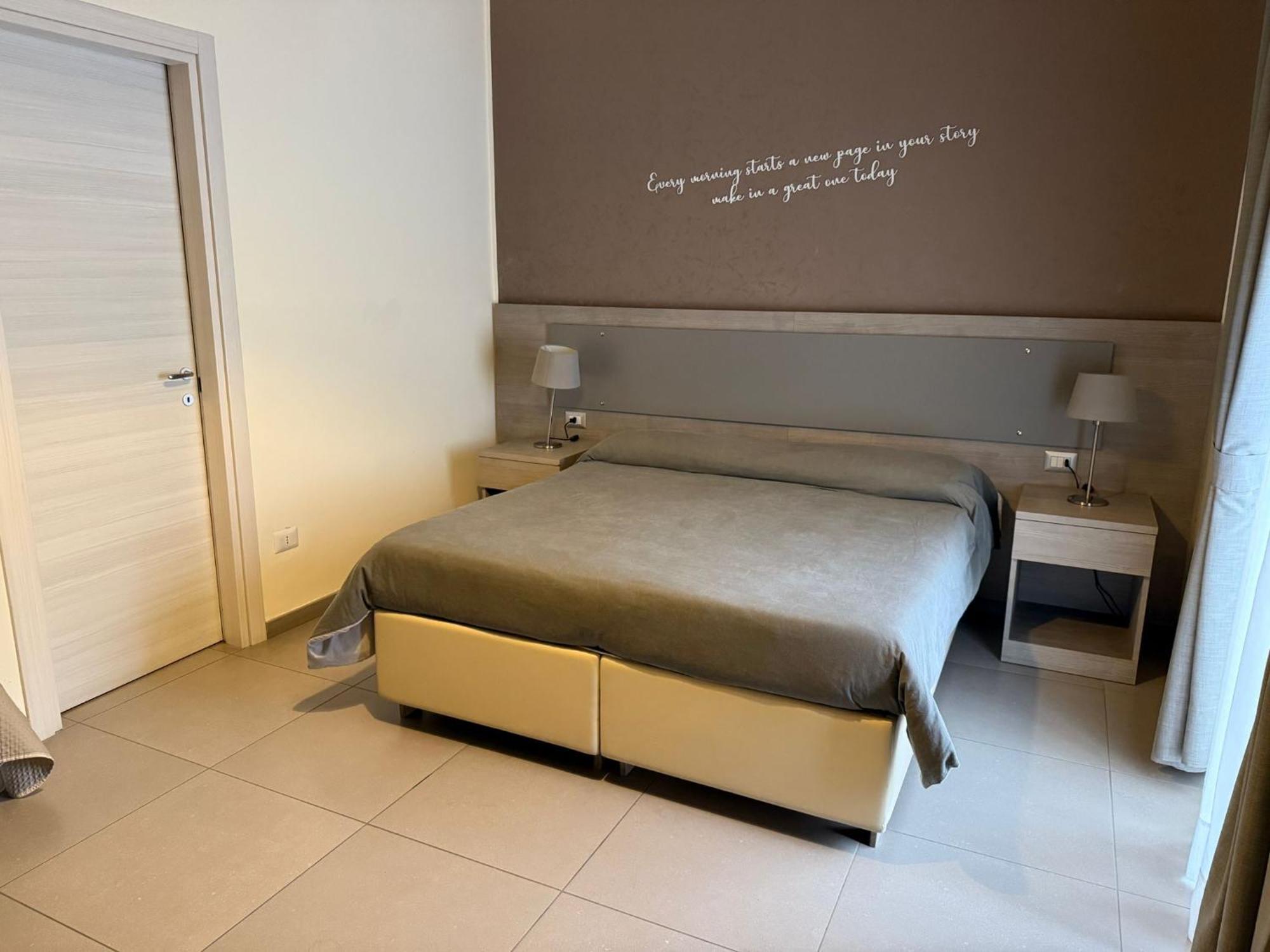 Large Double or Twin Room,1638504378:JPEG