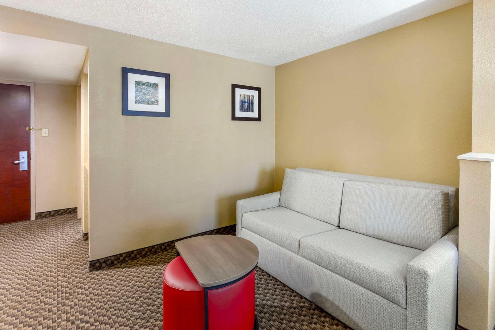 King Suite Non-Smoking