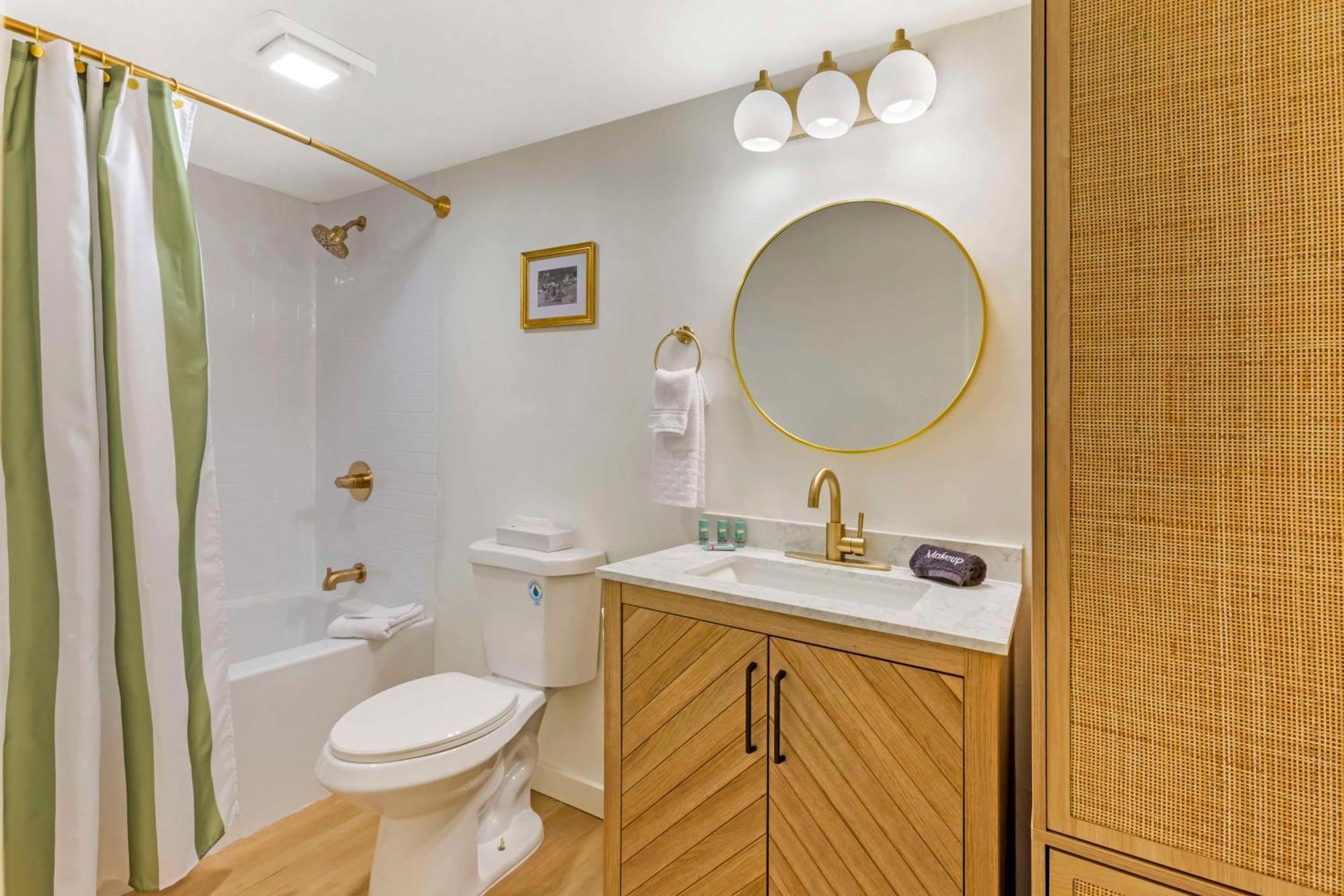 Queen Room with Two Queen Beds and Kitchenette - Non-Smoking