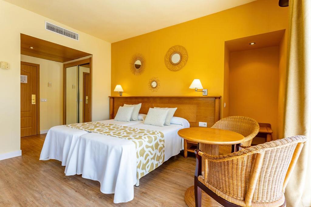 Double Room,1645648986:JPEG