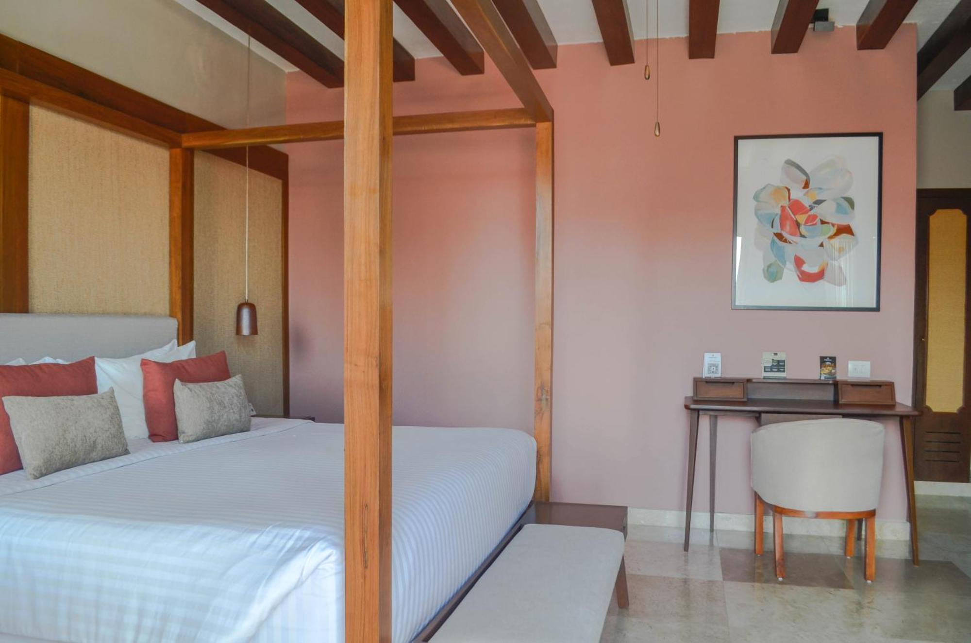 Queen Room Pool View