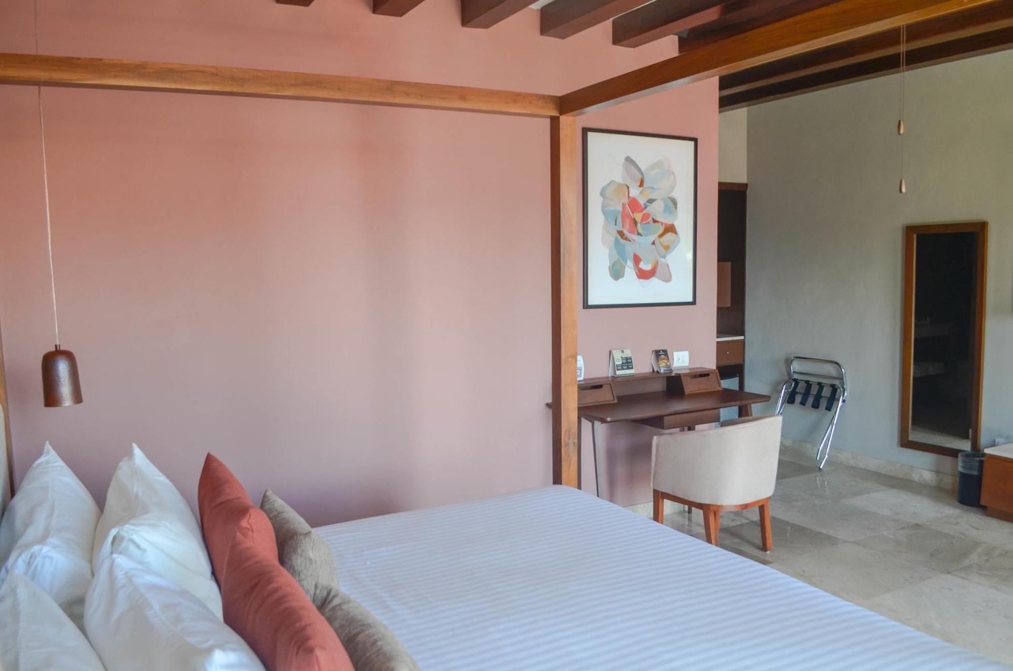 Queen Room Pool View
