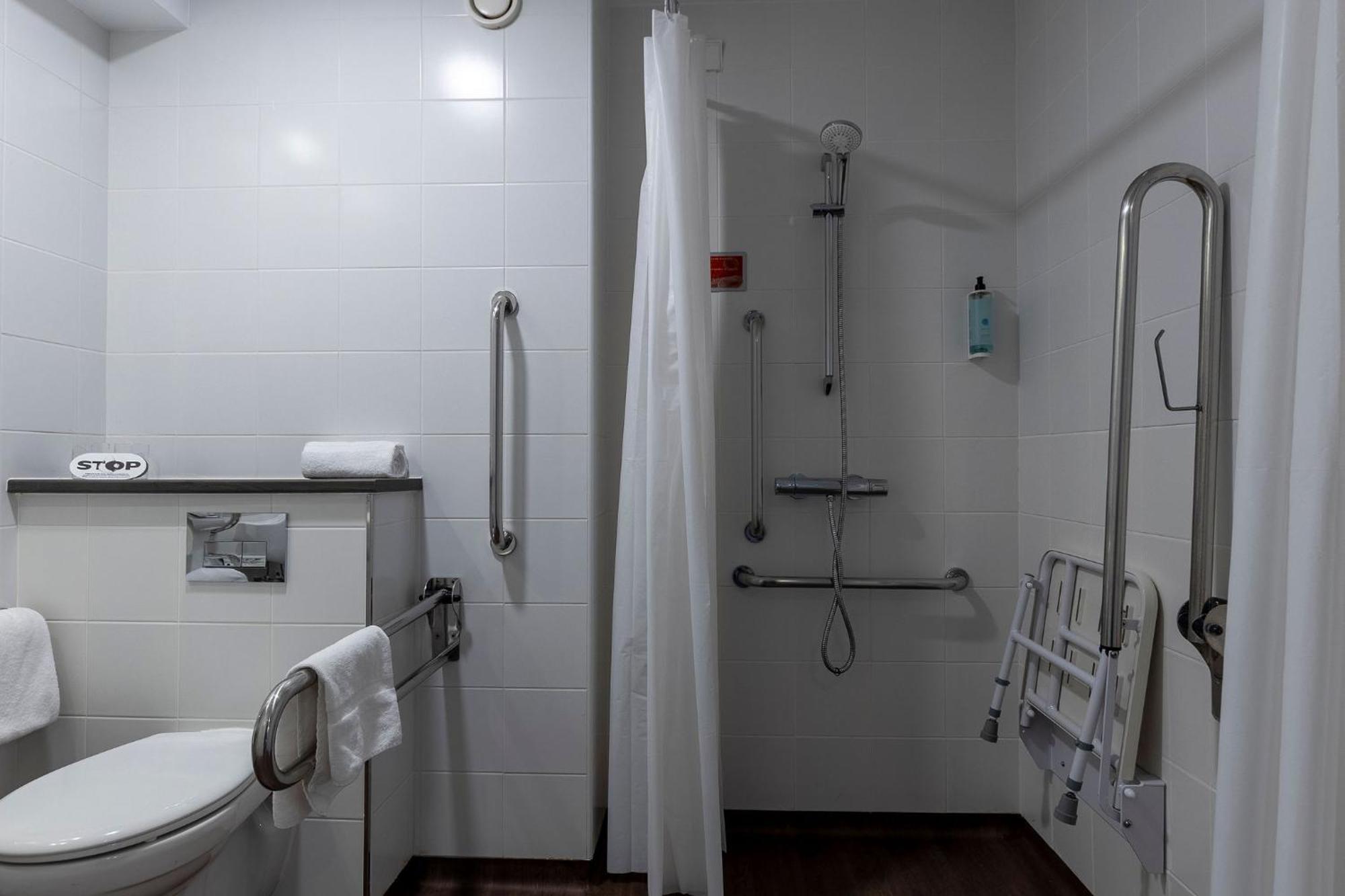 Double or Twin Room Disability Access