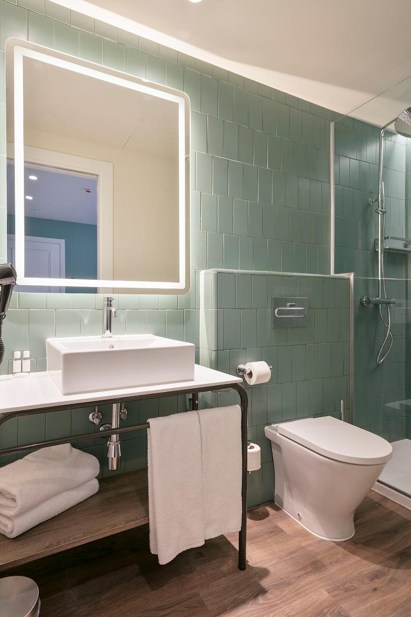 Large Double Room