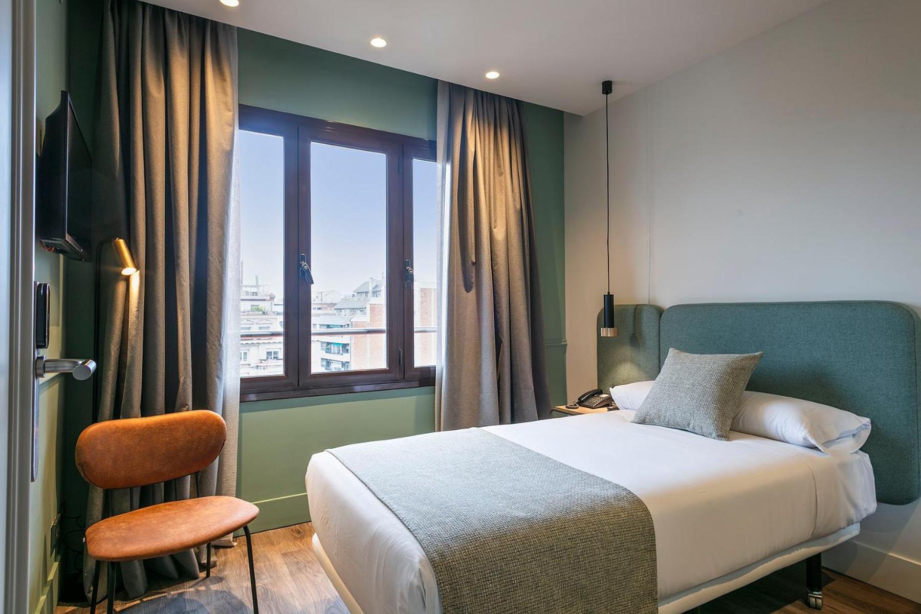 Large Single Room
