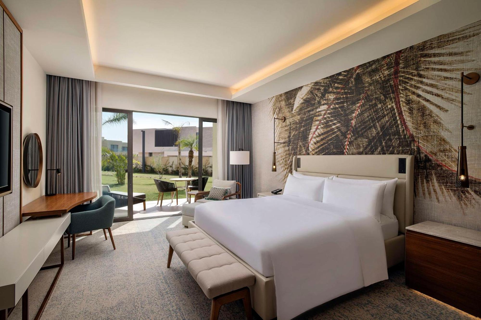 Deluxe King Room Garden View