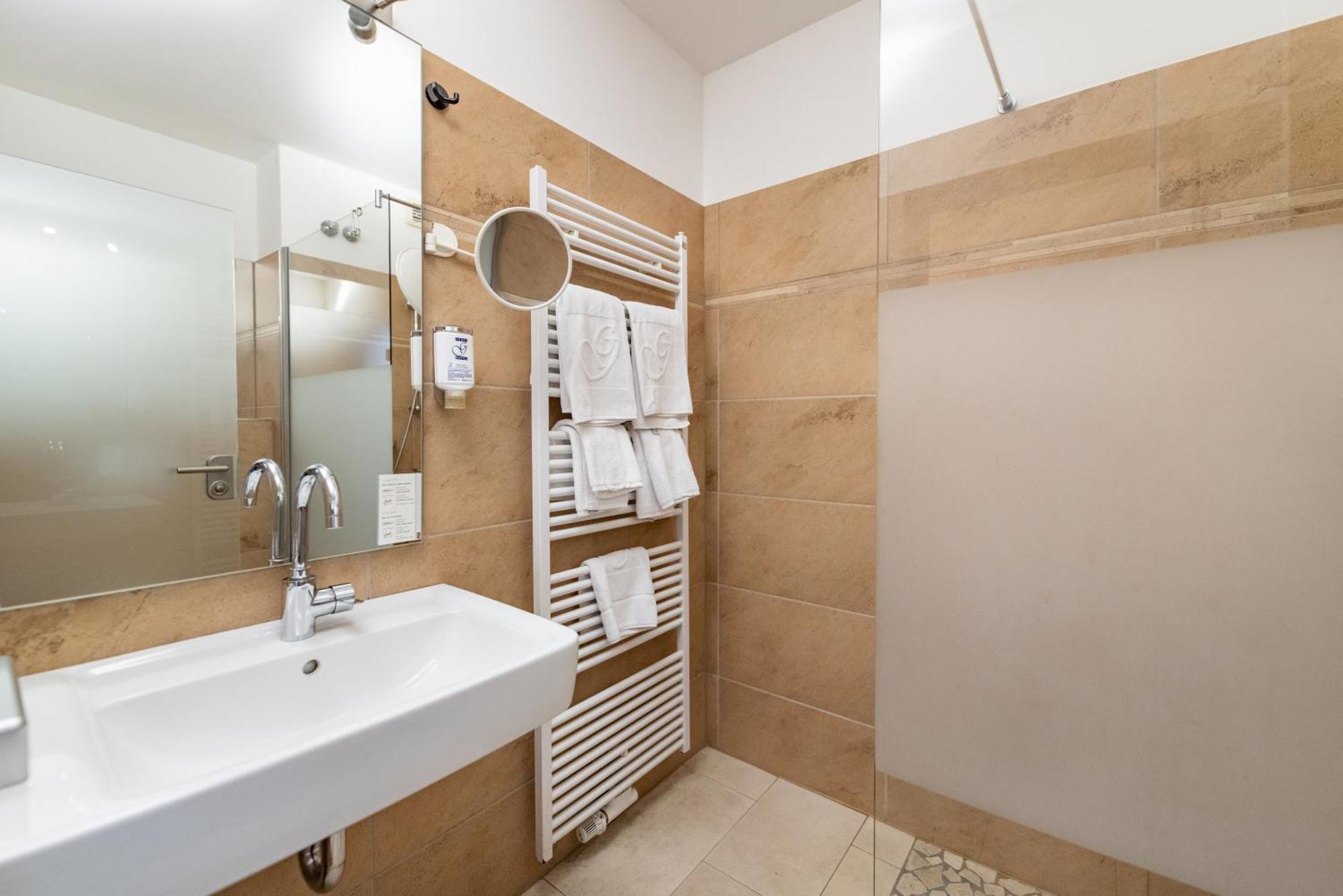 Galerie Doppelzimmer mit Landblick,1661107821:JPEG