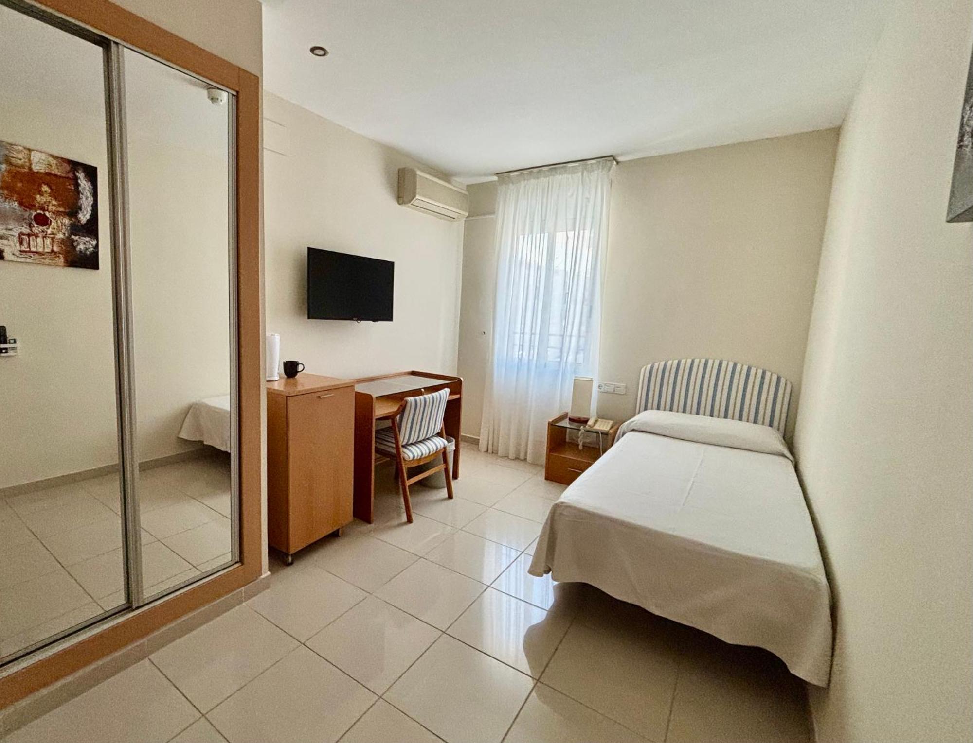 Budget Single Room