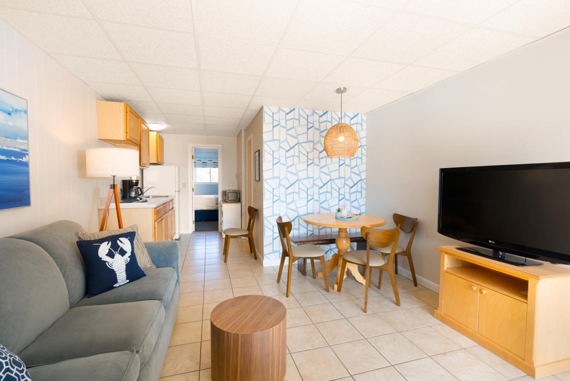 One Bedroom Suite Queen or Twin,1655345204:JPEG