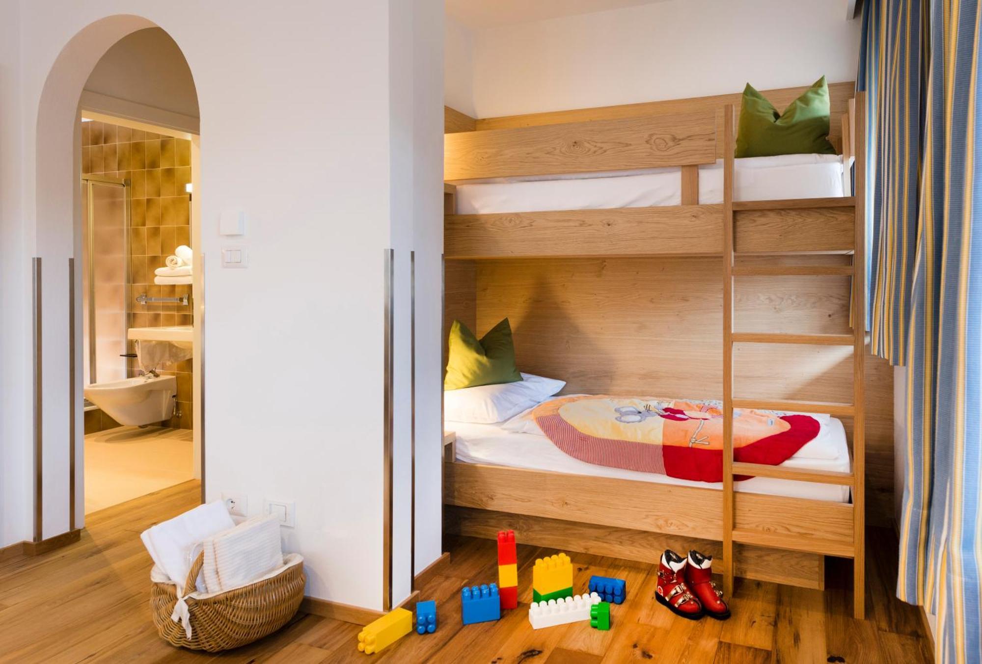 Family Suite,1663744486:JPEG