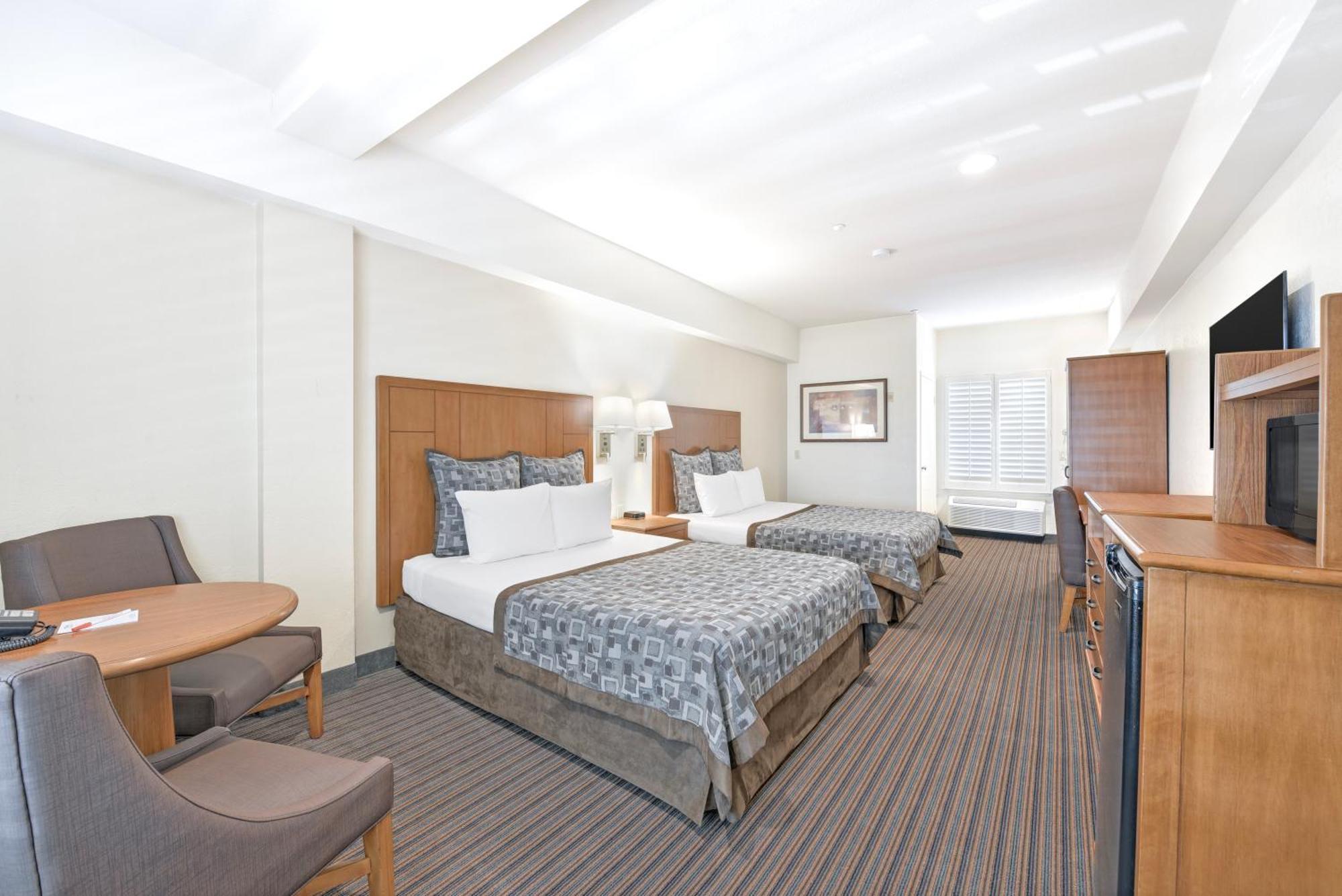 Deluxe Family Suite