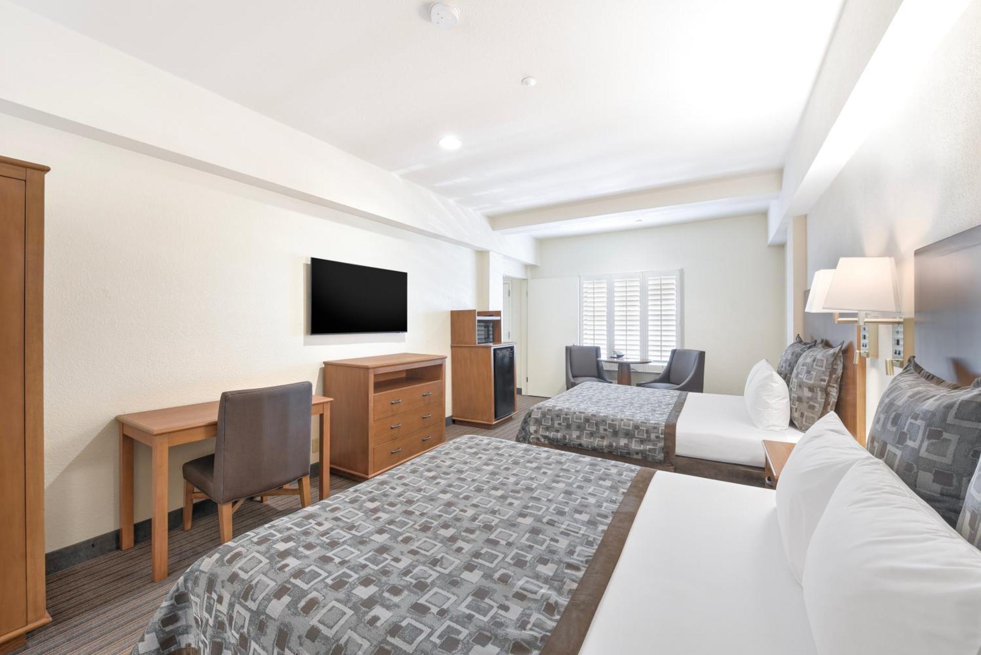 Deluxe Family Suite
