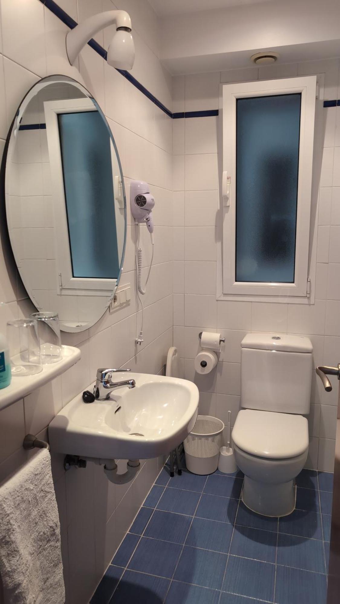 Double Room Private Bathroom