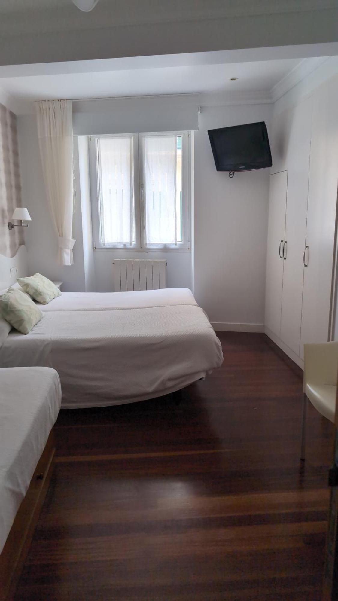 Triple Room Private Bathroom