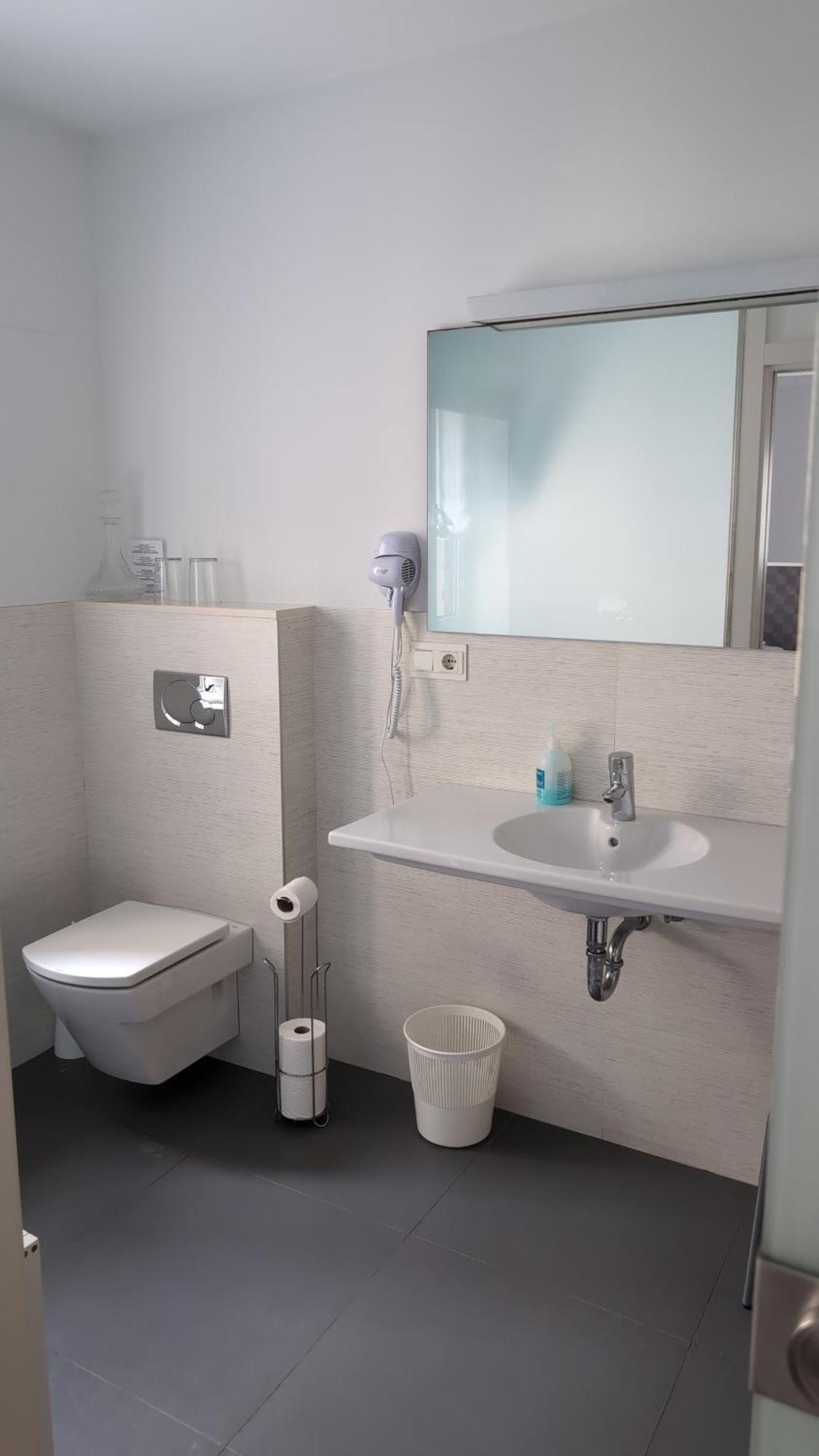 Family Room Private Bathroom