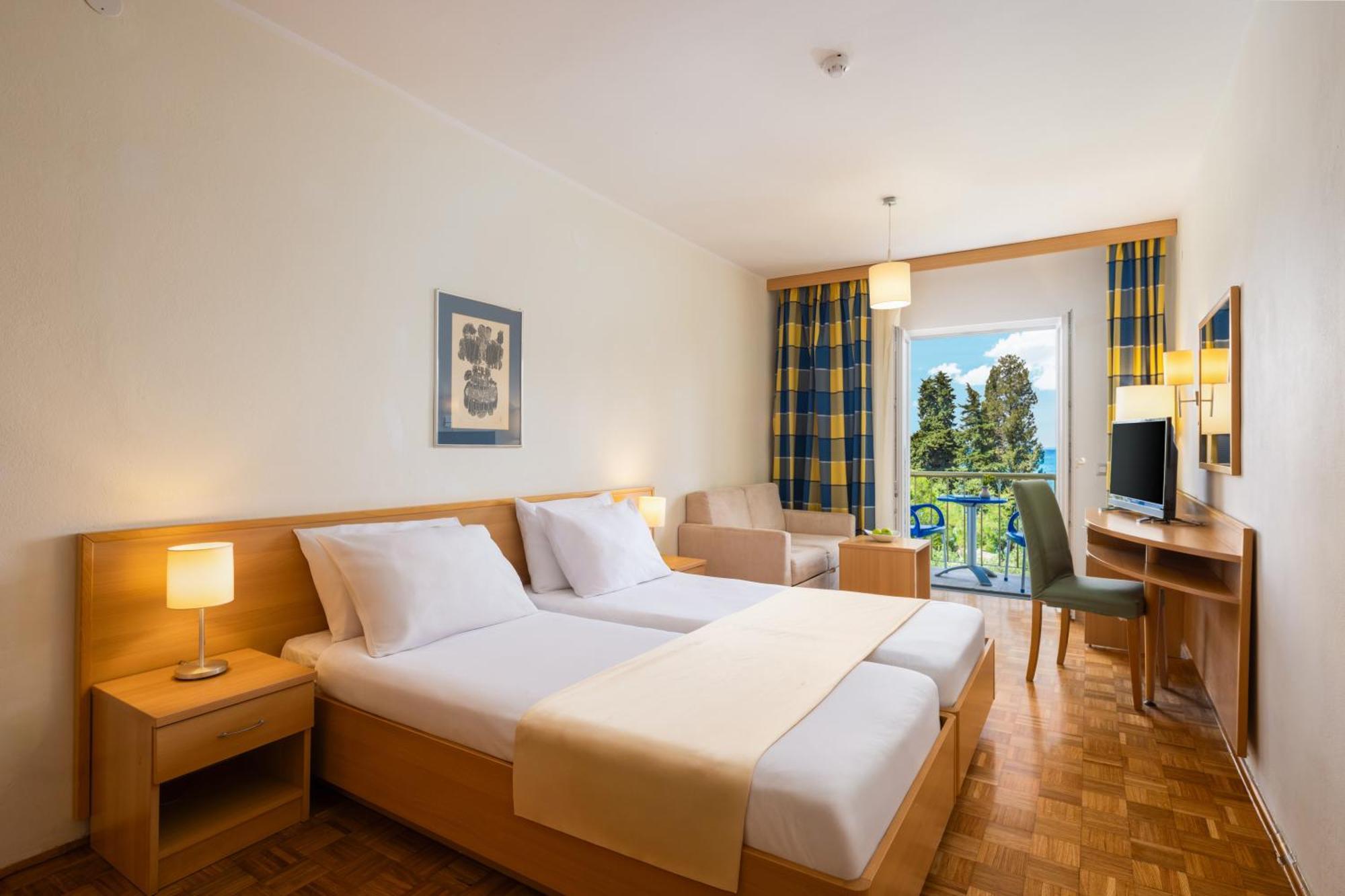 Comfort Double Room with Balcony and Sea View,1681731624:JPEG