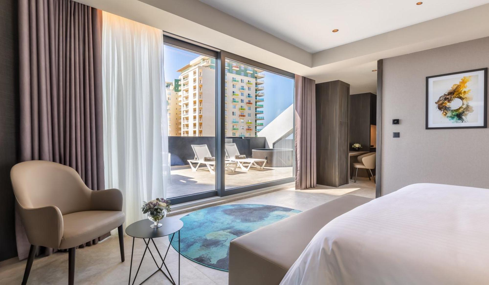 Appartamento Premium con Terrazza e Vasca Idromassaggio