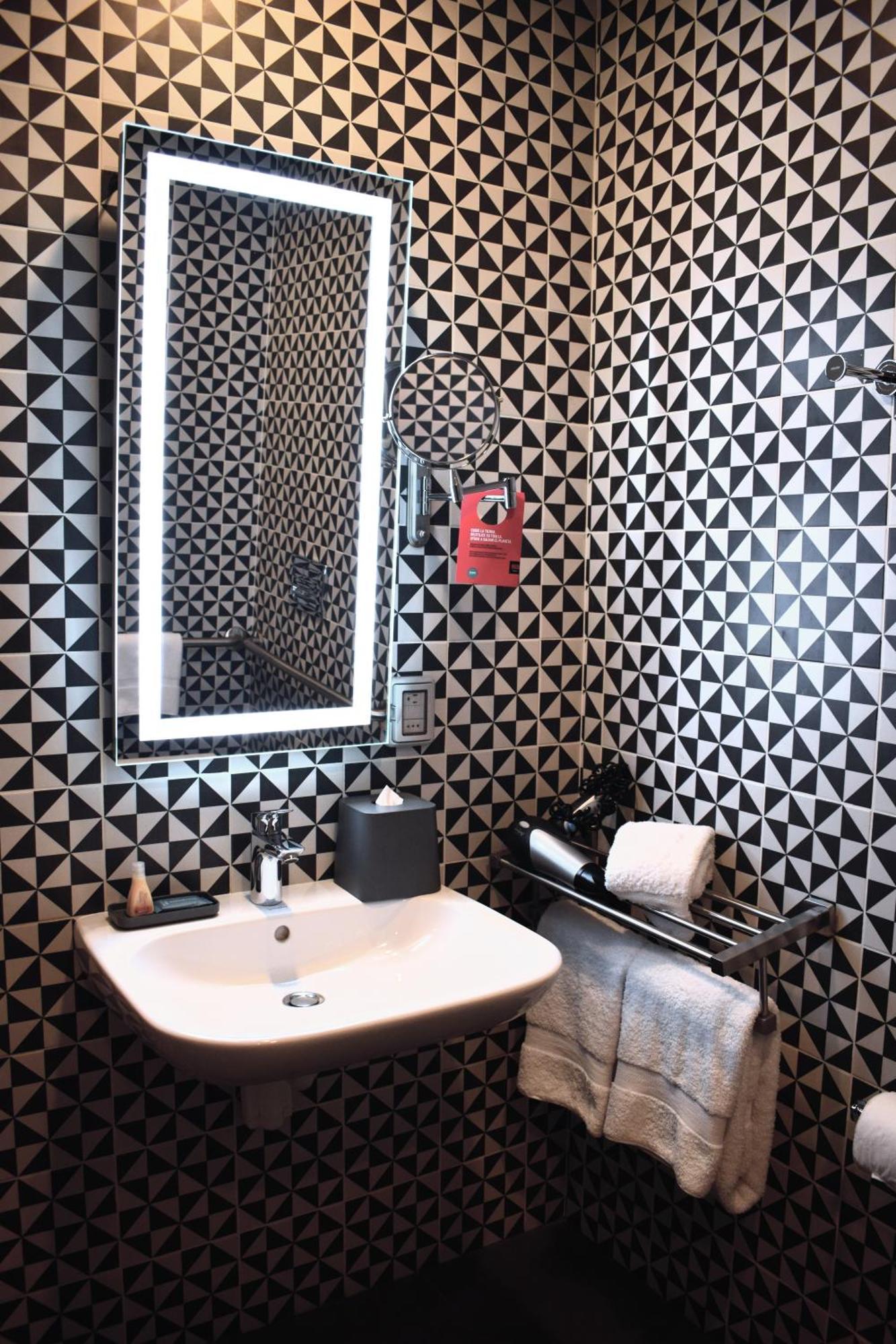 King Room - Accessible/Non-Smoking