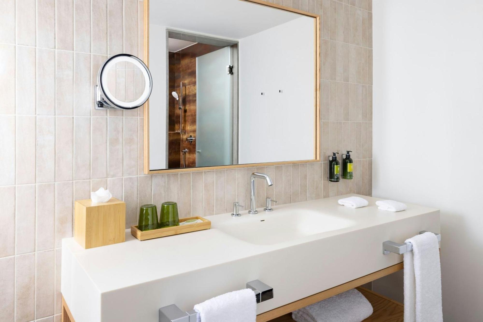 Deluxe Twin Room with Balcony and Resort View,1695756818:JPEG