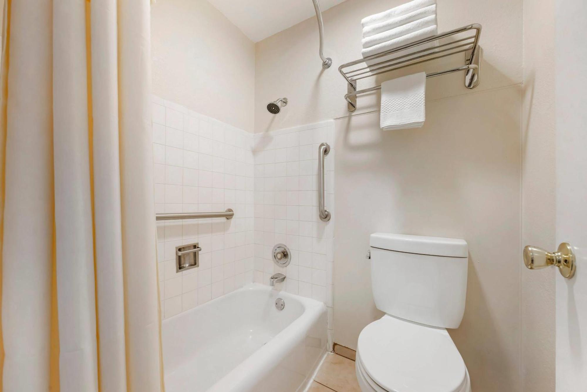Double Room with Two Double Beds - Non-Smoking