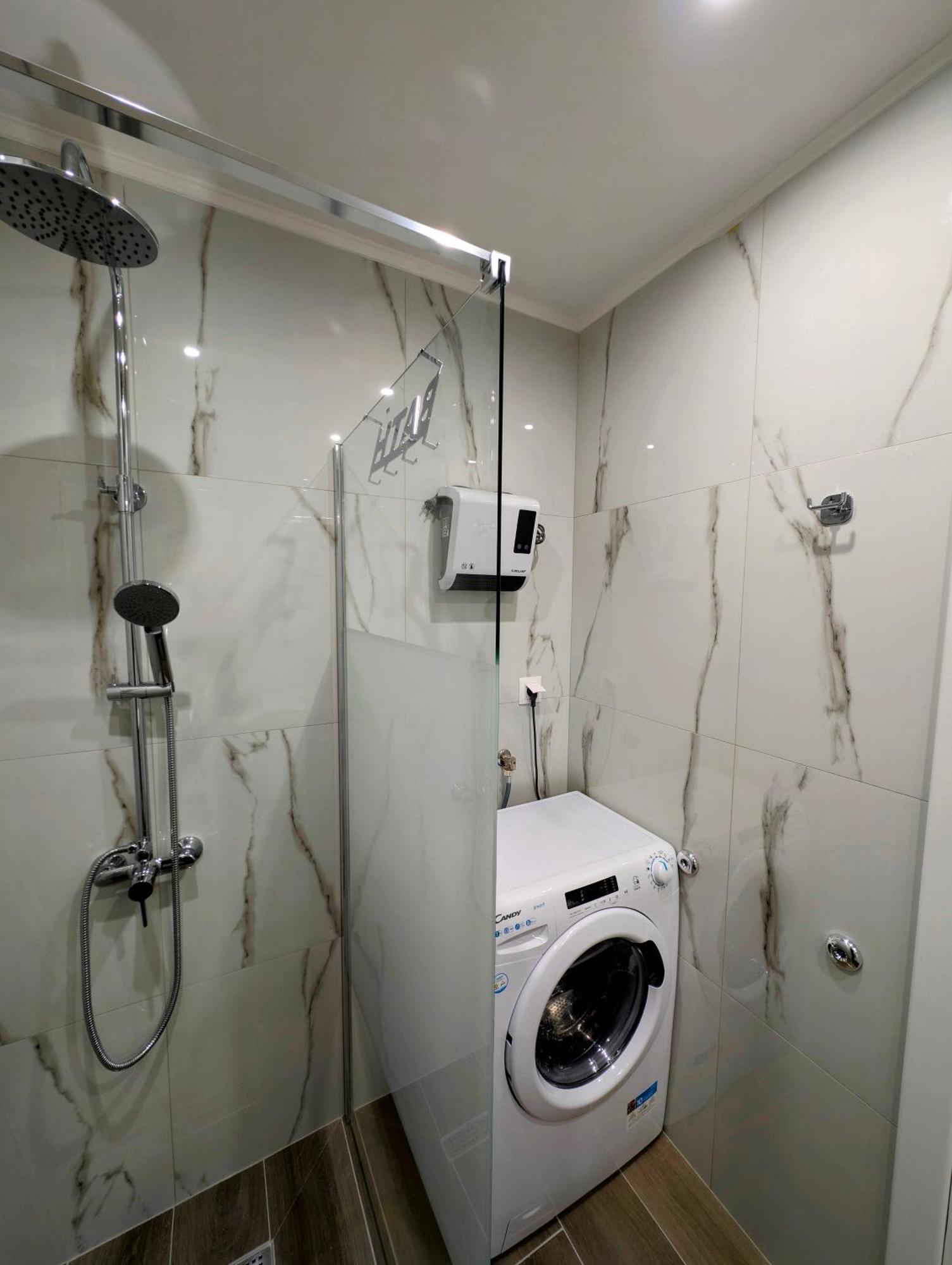 Apartamento de 1 Dormitorio con balcón y vistas a la ciudad