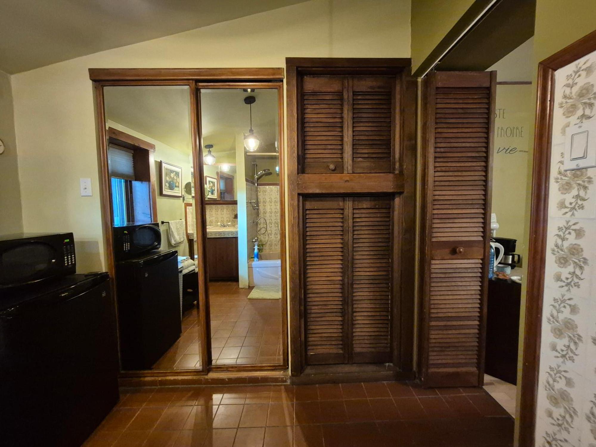 Double Room with Private Bathroom