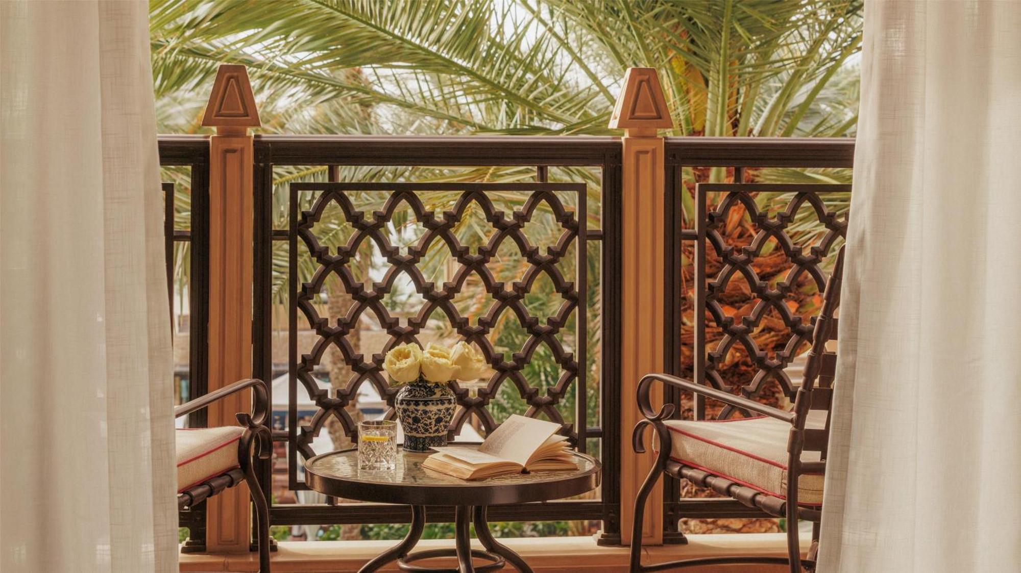 Arabian Court Deluxe Twin Room includes Waterpark Access